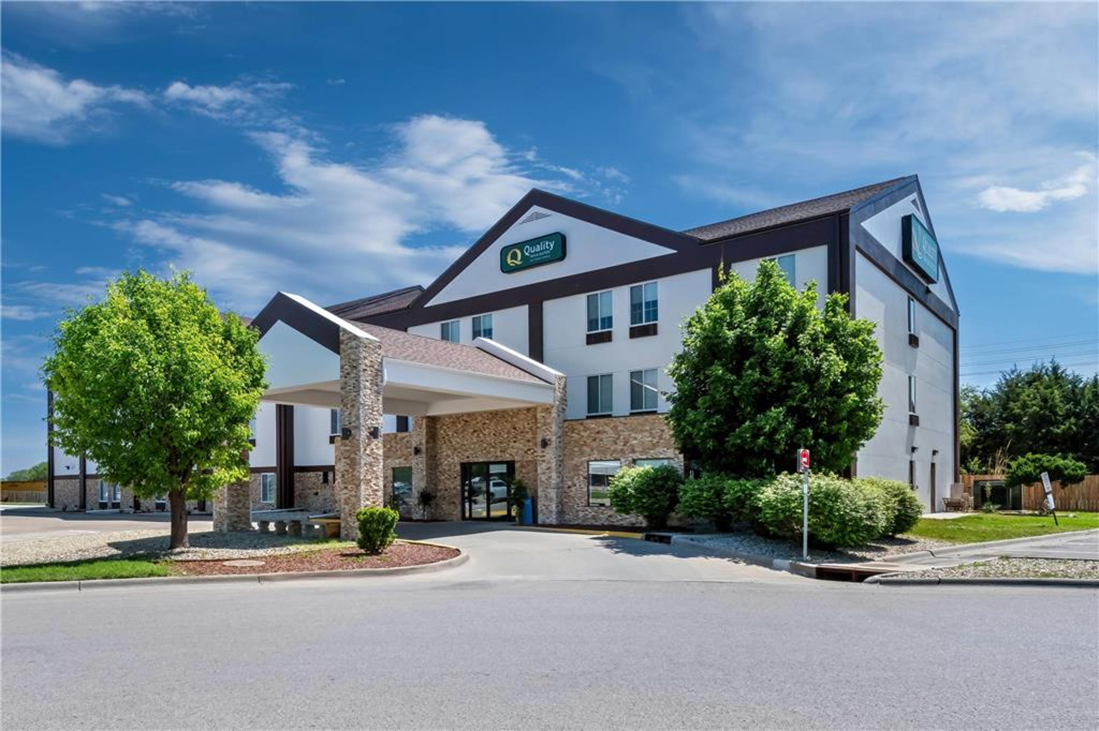 QUALITY INN AND SUITES