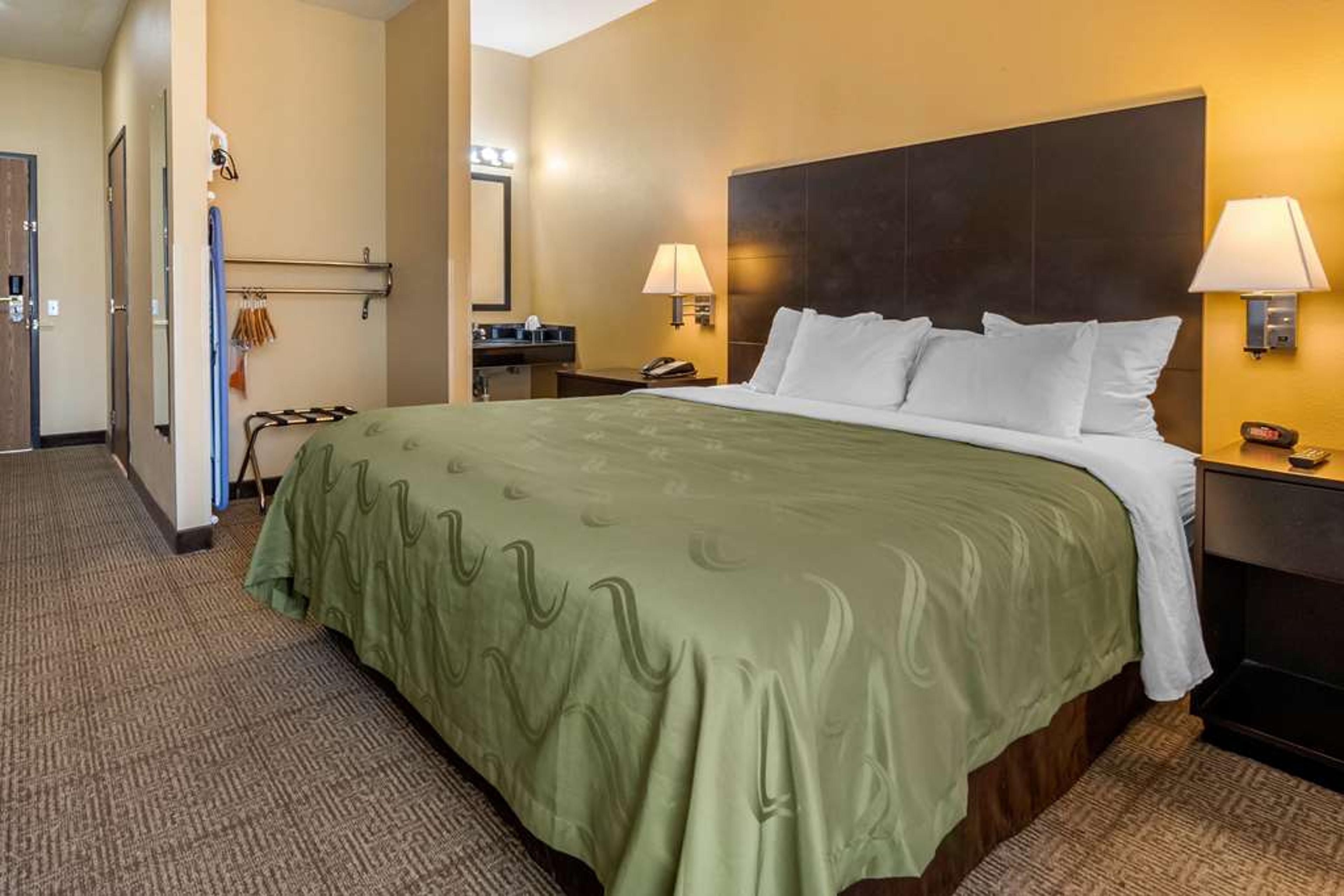 QUALITY INN AND SUITES LENEXA KANSA