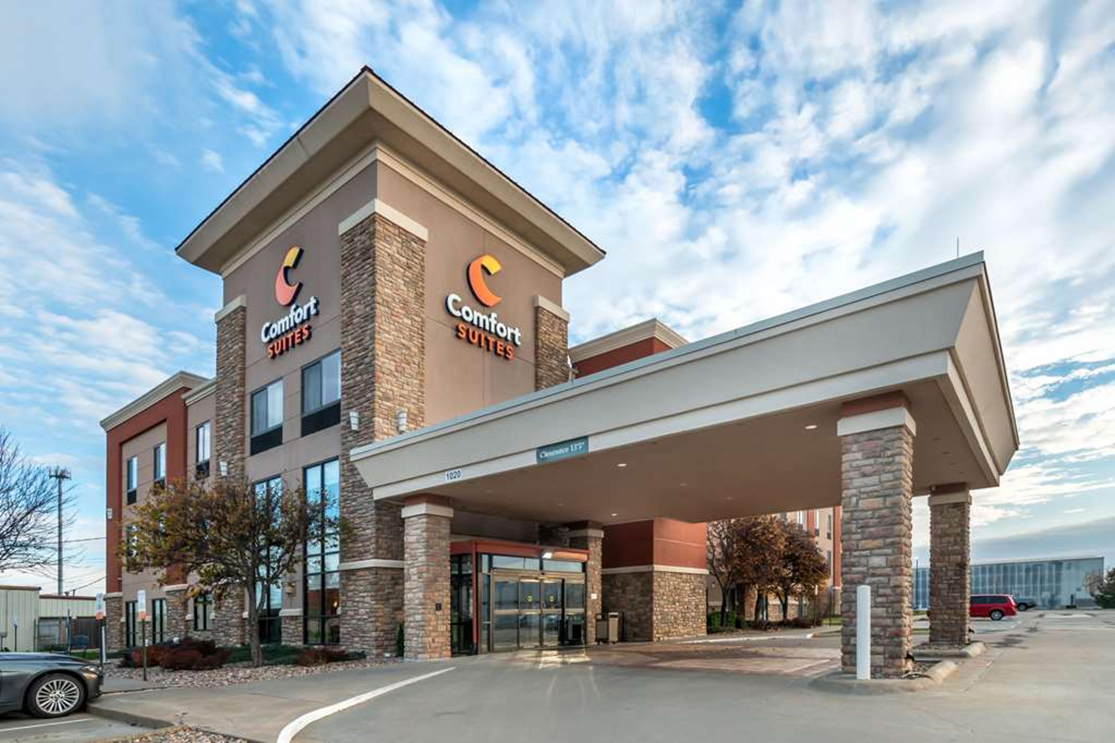 COMFORT SUITES MANHATTAN