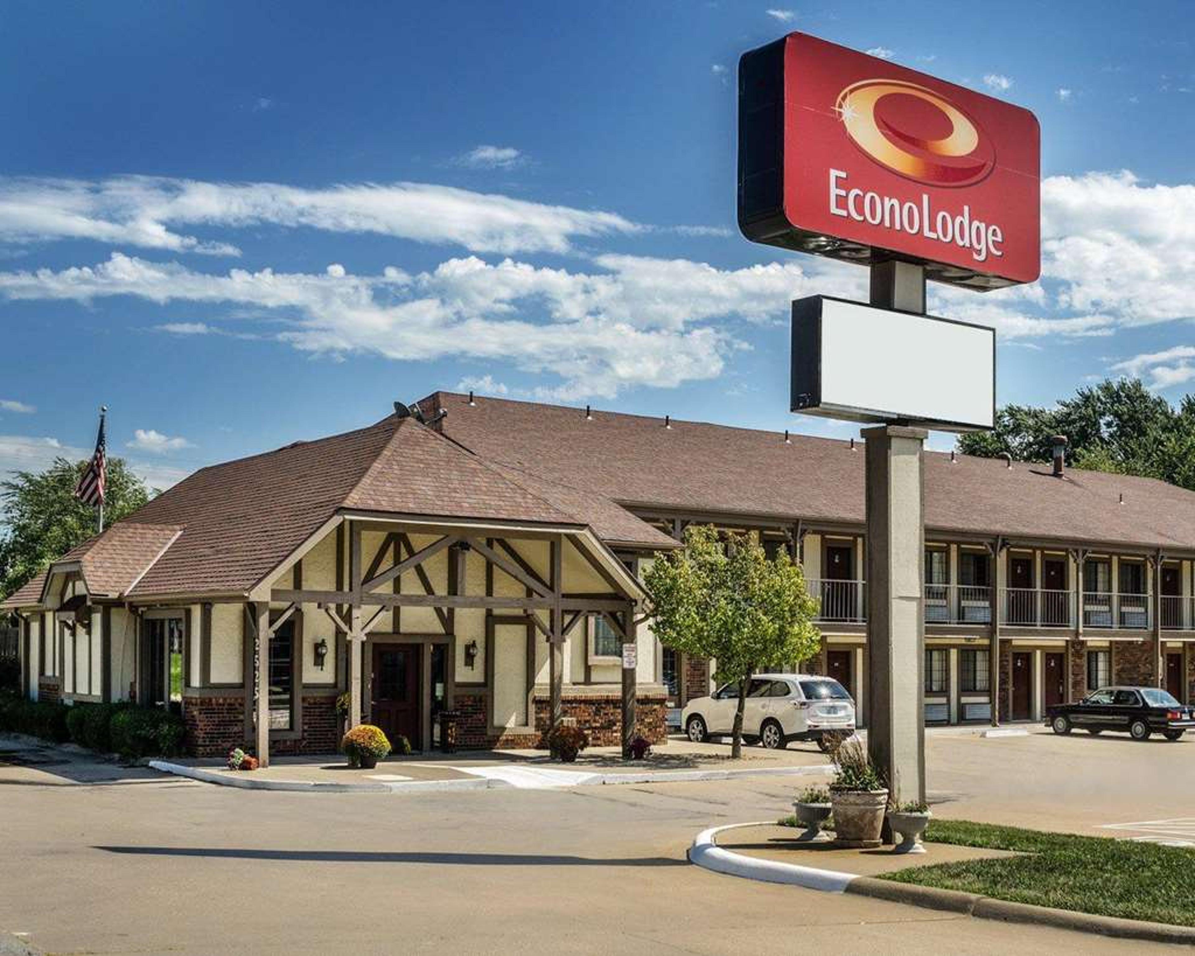 ECONO LODGE UNIVERSITY
