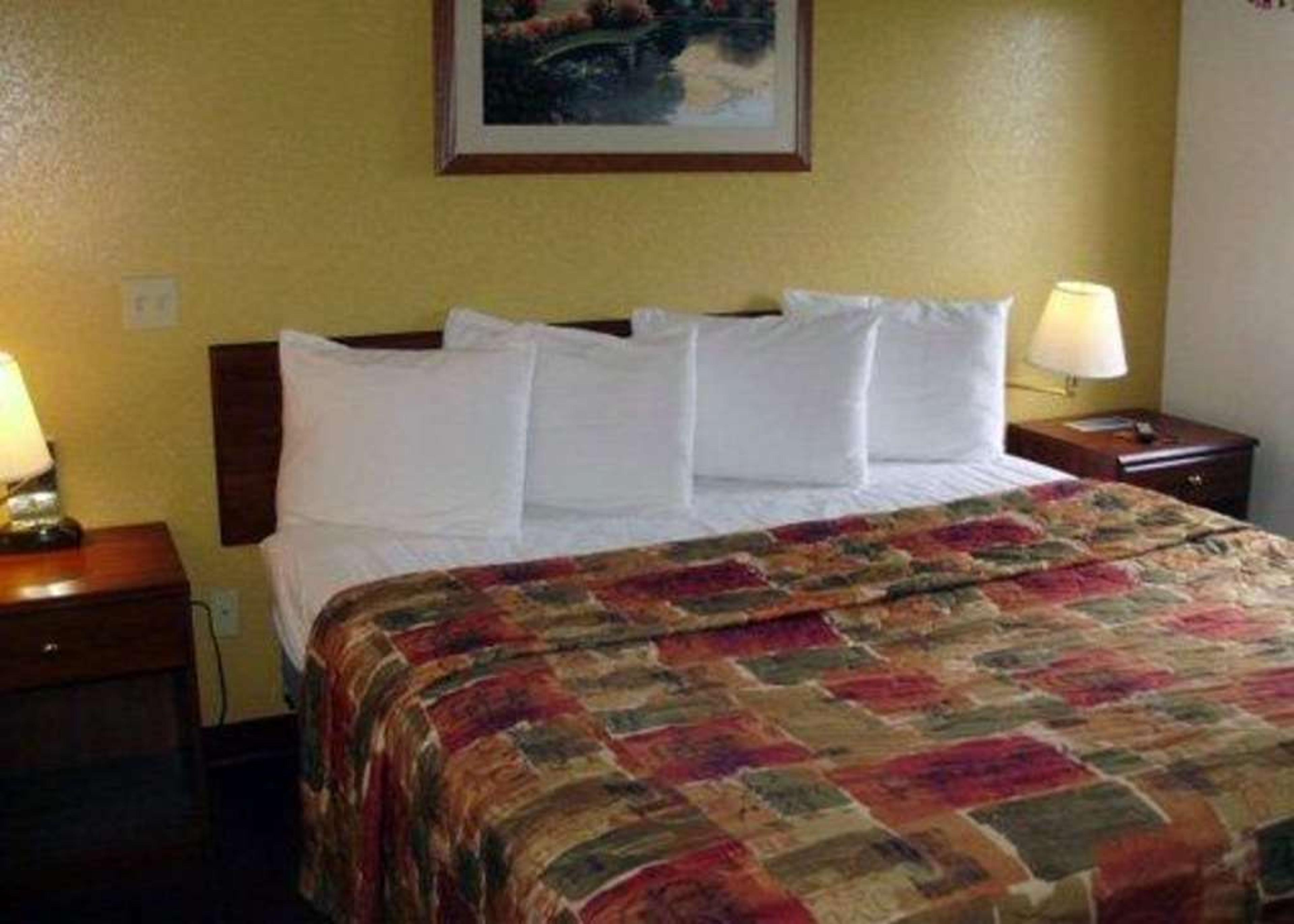 RODEWAY INN SALINA NORTH