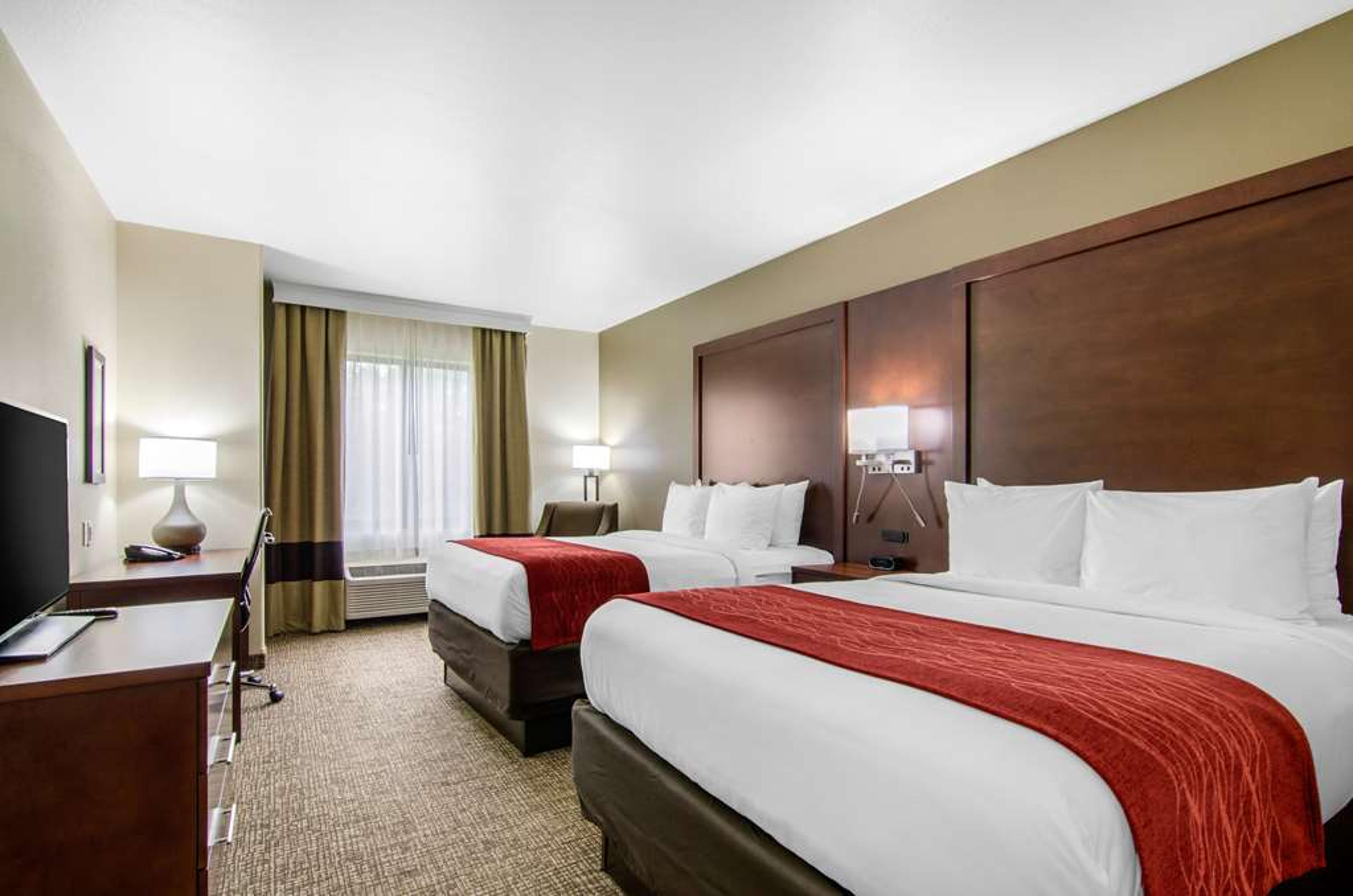 COMFORT INN AND SUITES SHAWNEE - KA