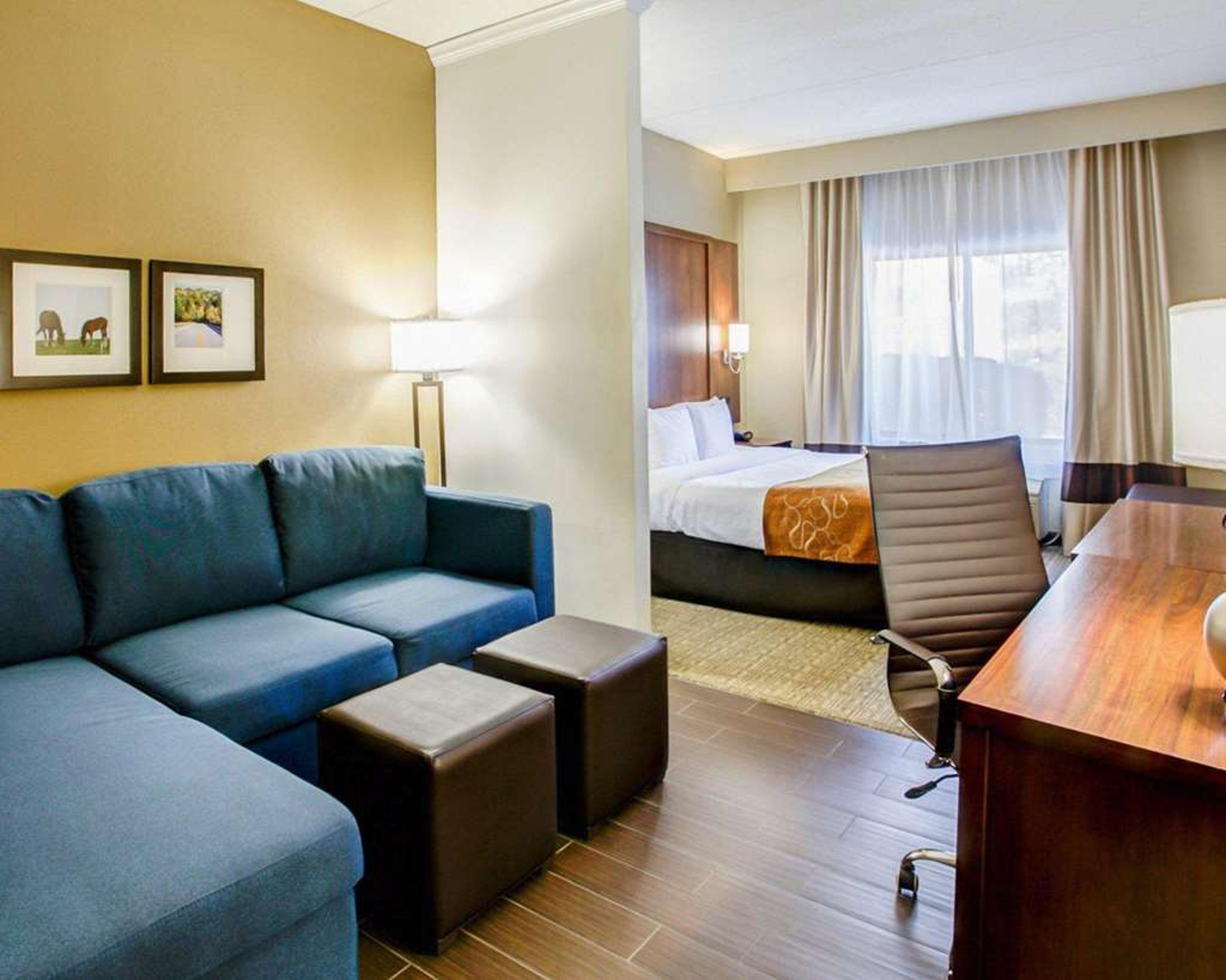 COMFORT SUITES