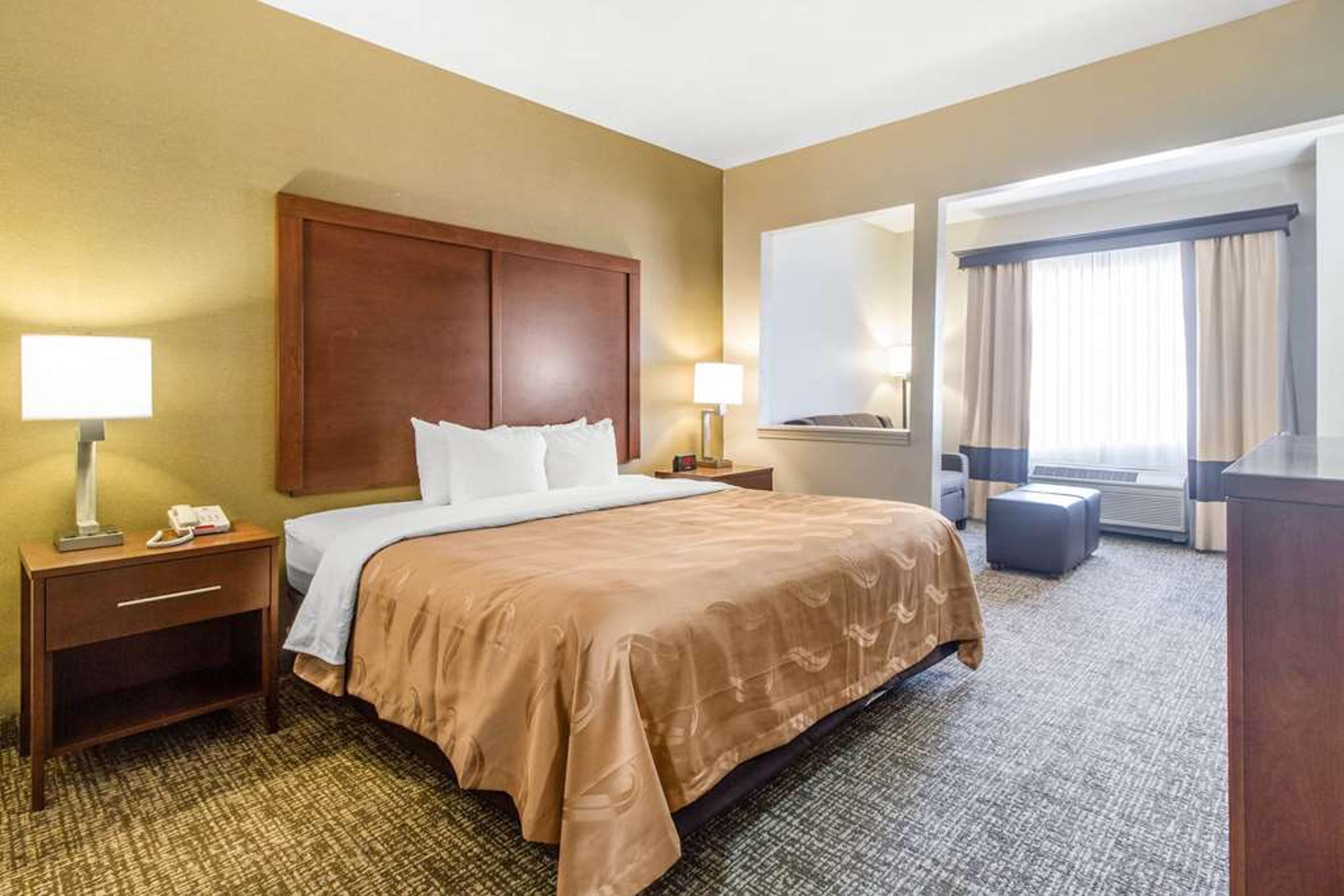 QUALITY SUITES