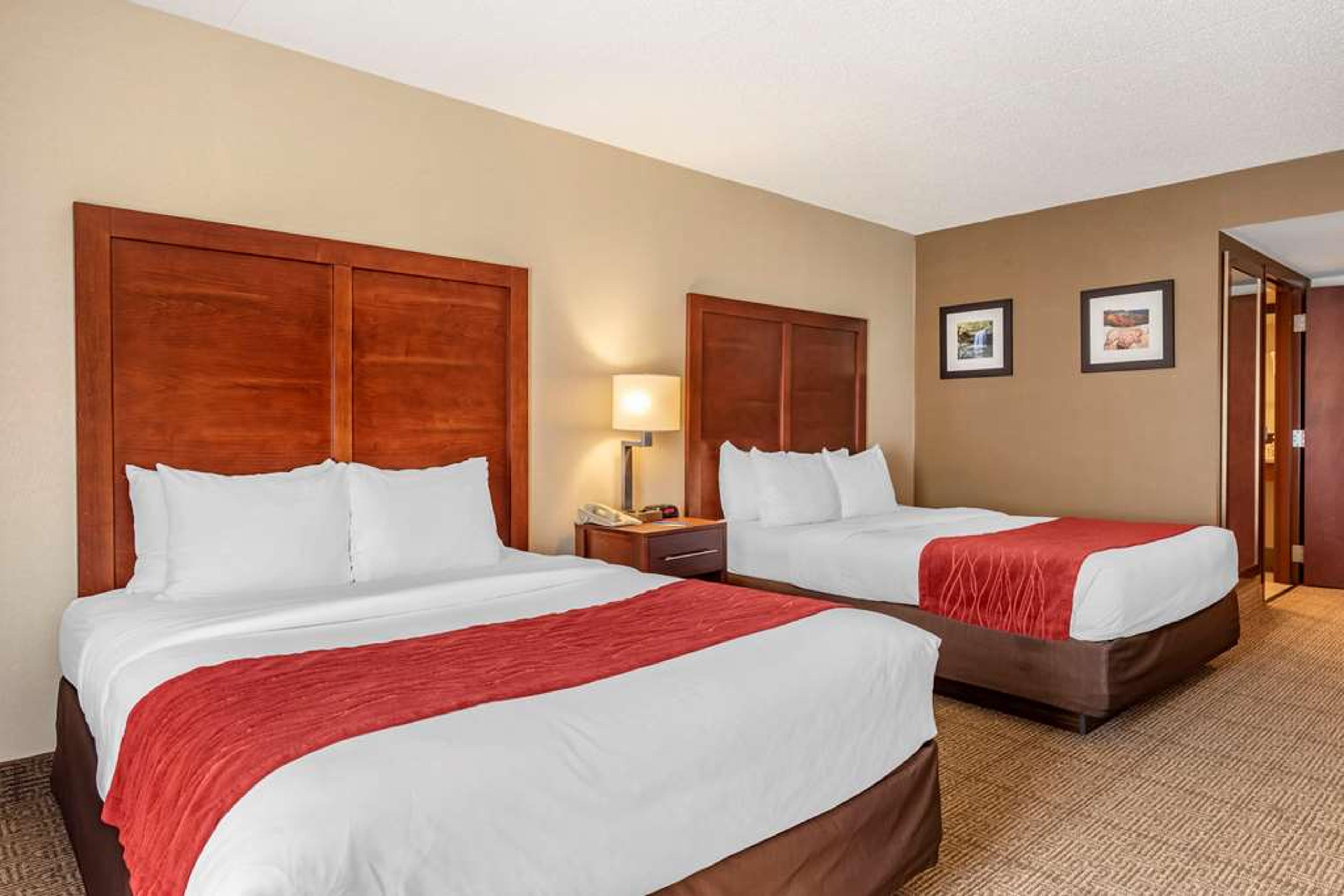 COMFORT INN AND SUITES