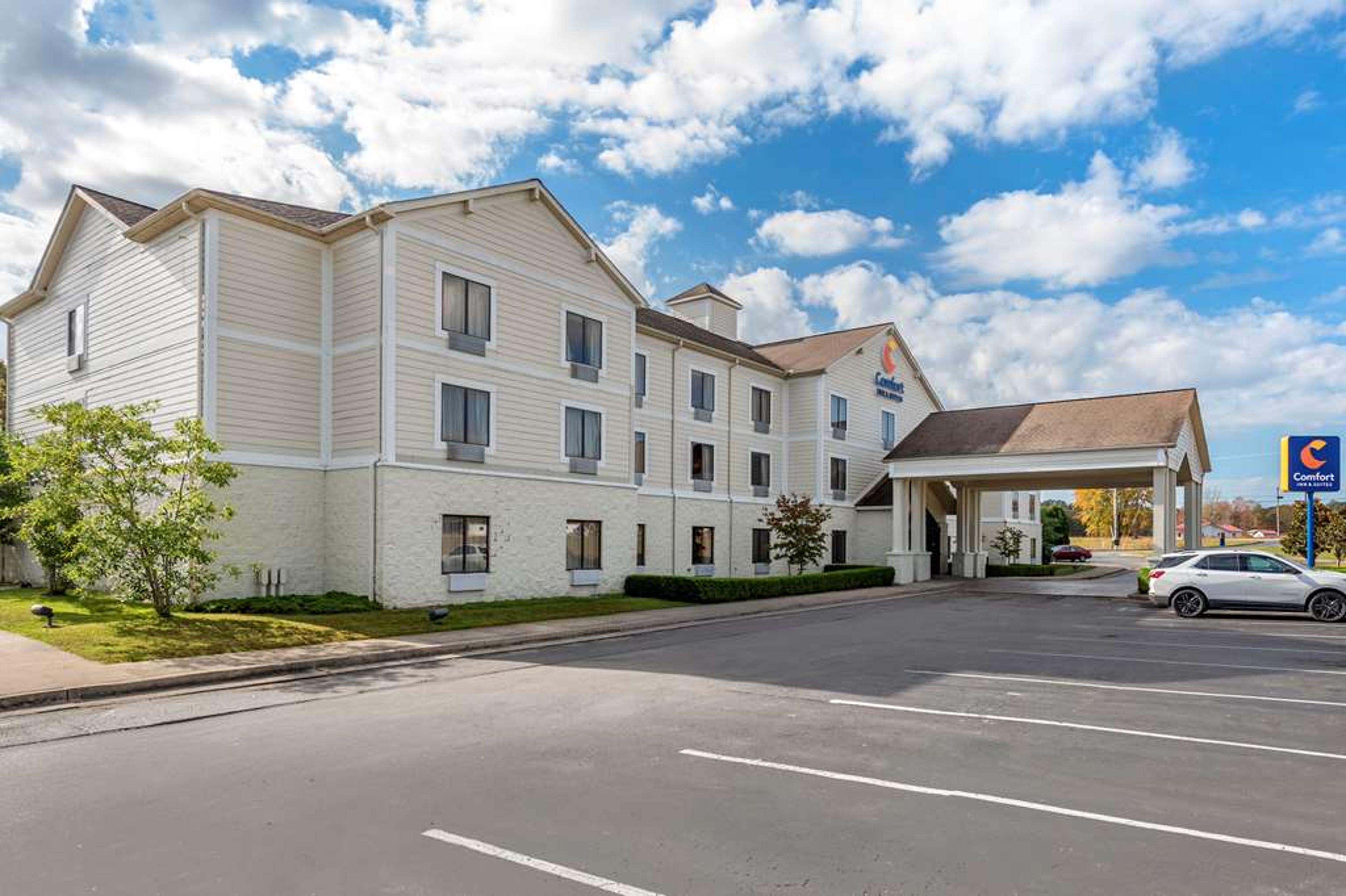 COMFORT INN AND SUITES