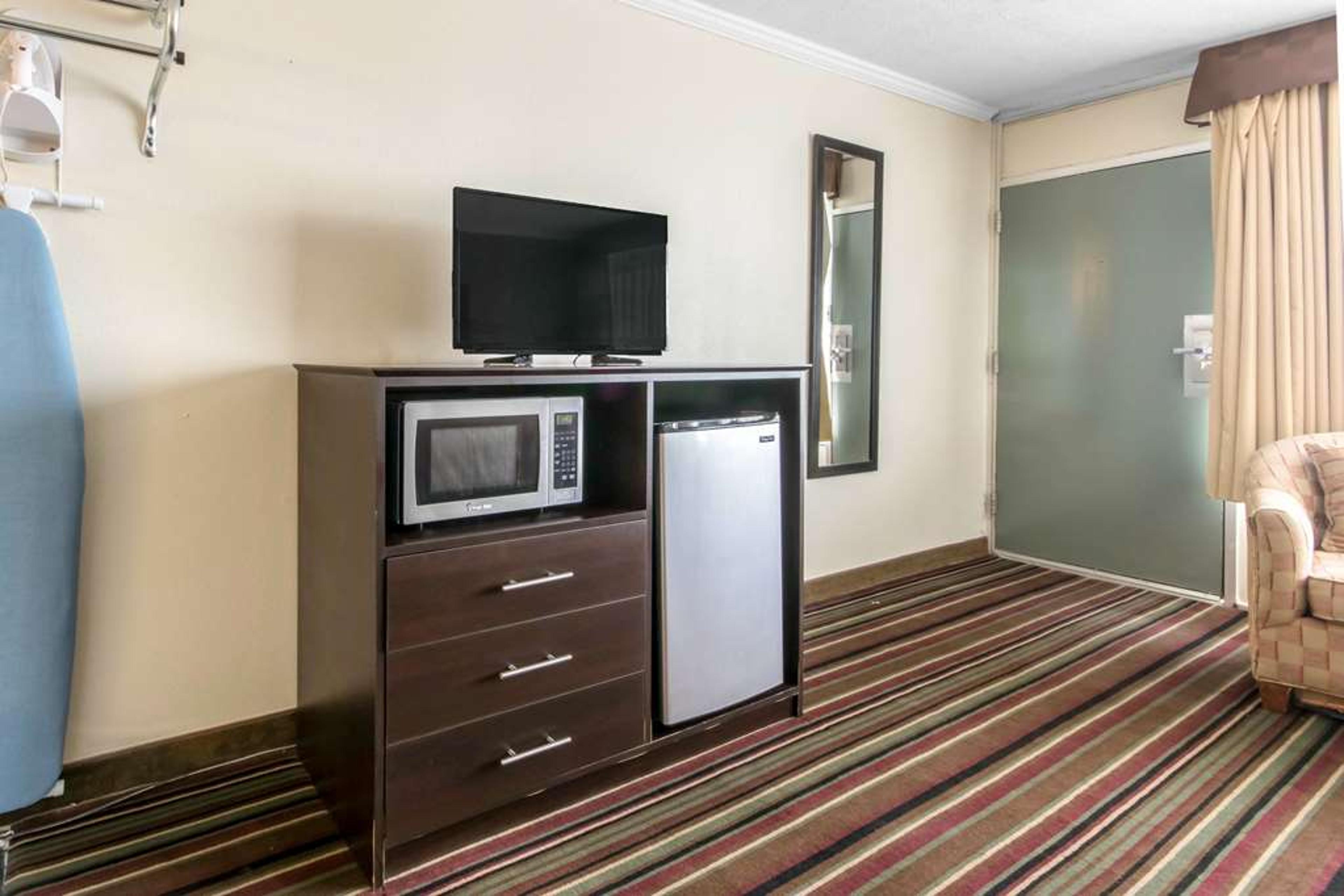 QUALITY INN & SUITES