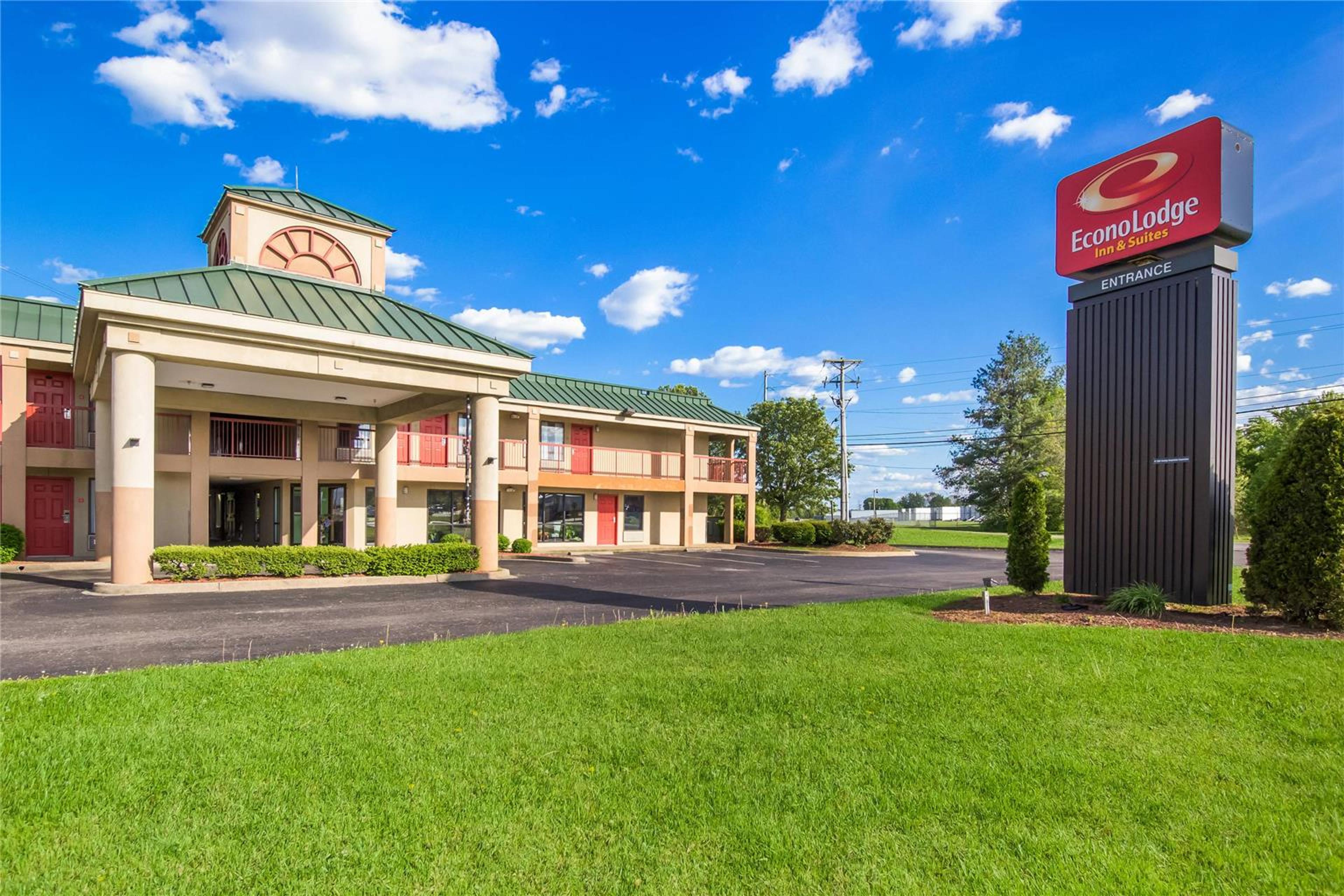 ECONO LODGE INN & SUITES I-65