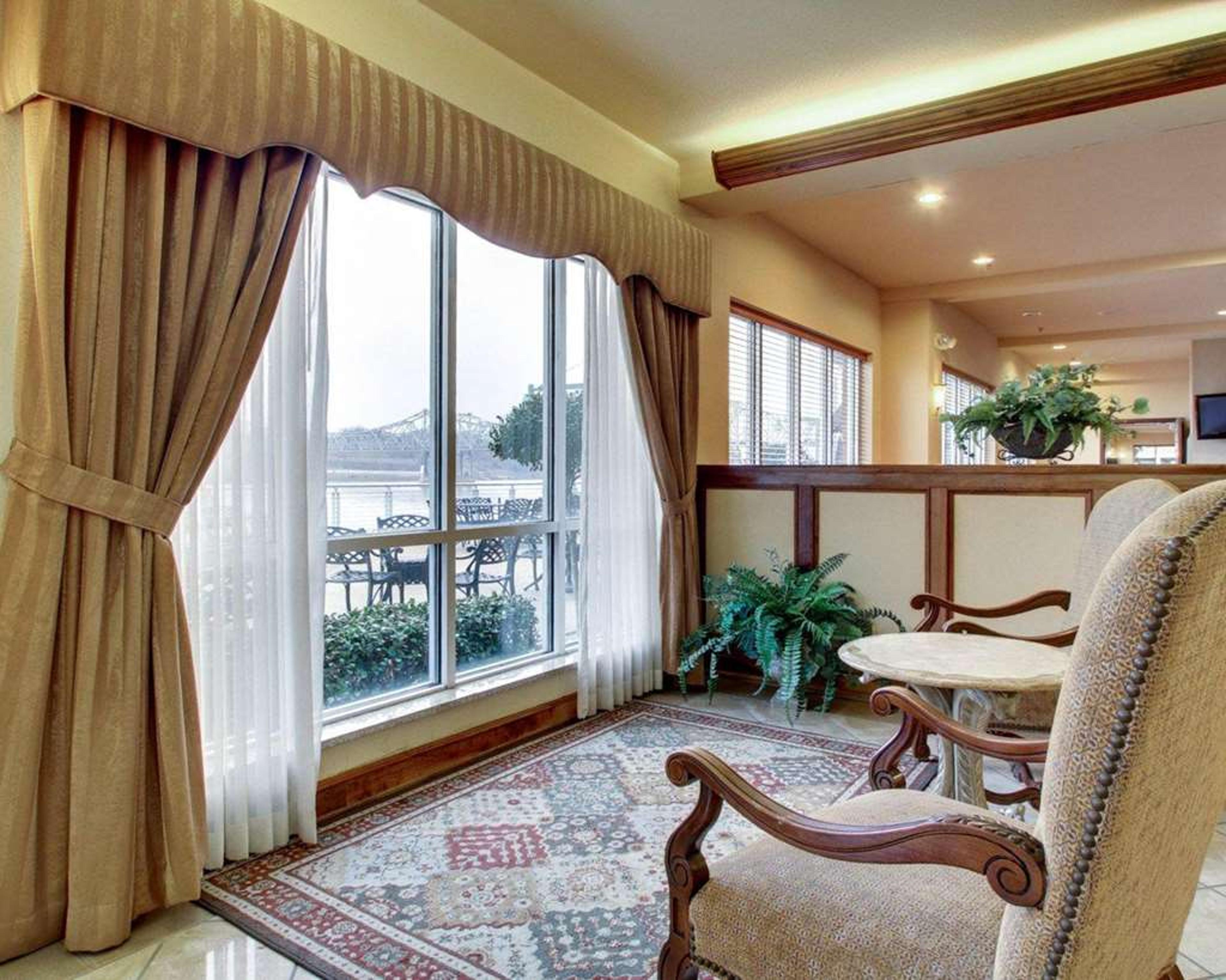 CLARION SUITES VIDALIA
