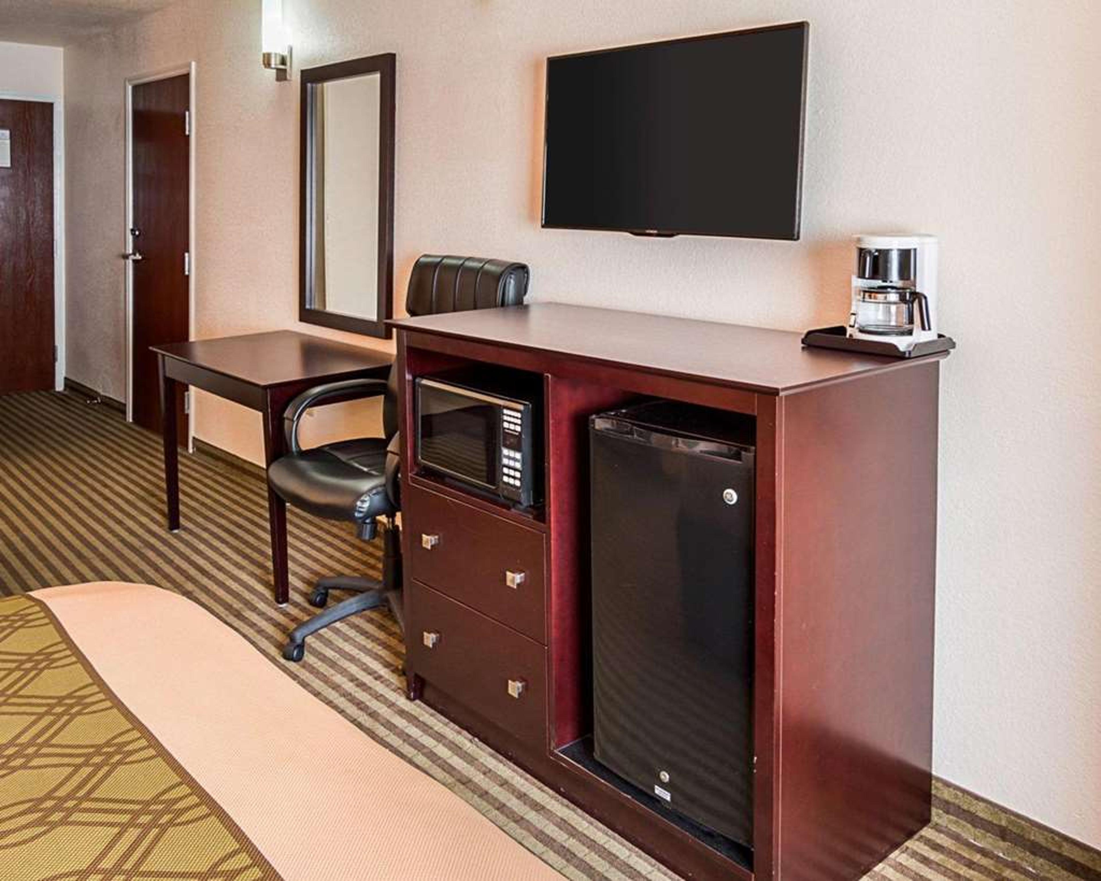 ECONO LODGE INN AND SUITES NATCHITO