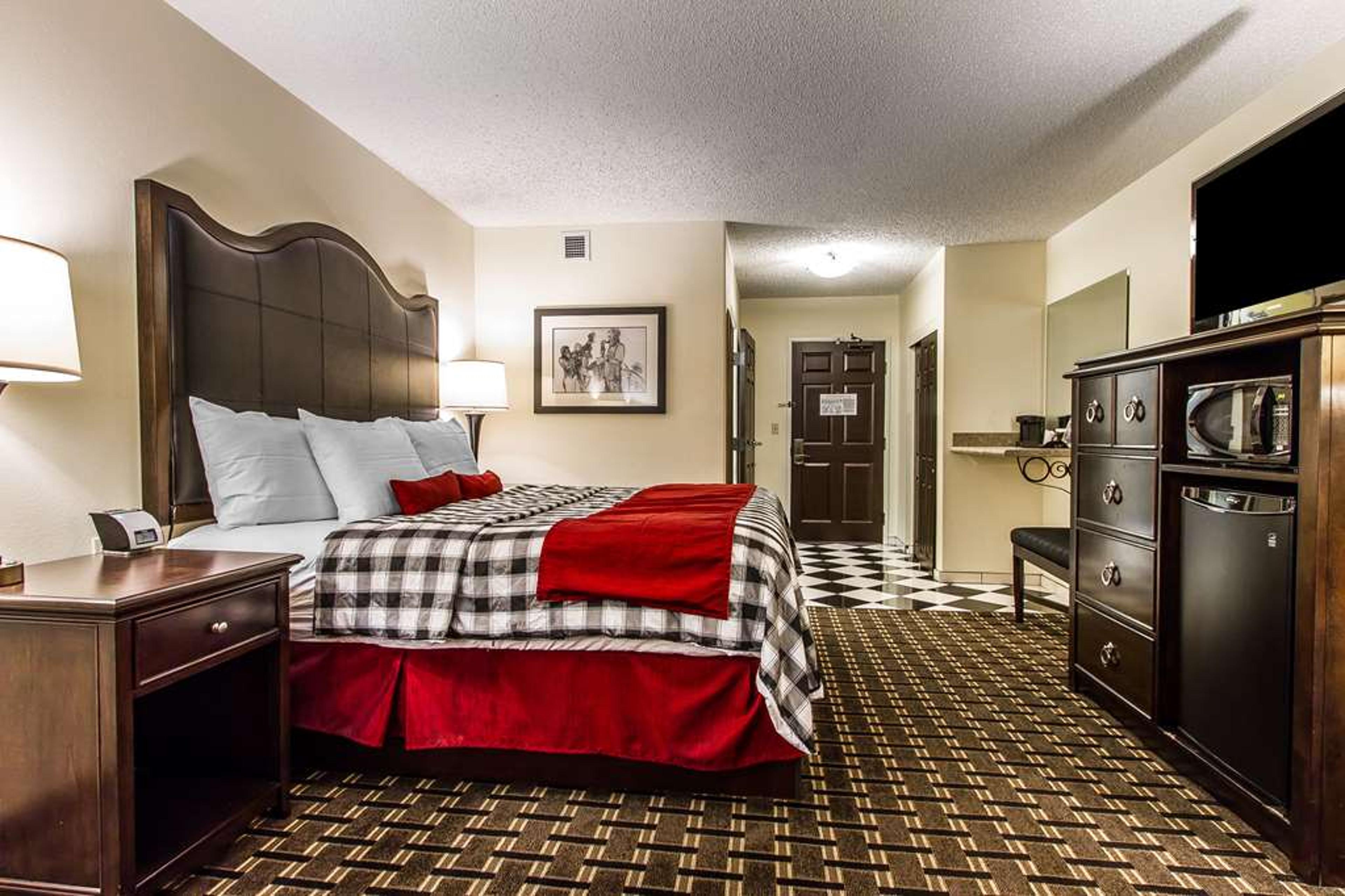 EVANGELINE DOWNS HOTEL AN ASCEND CO