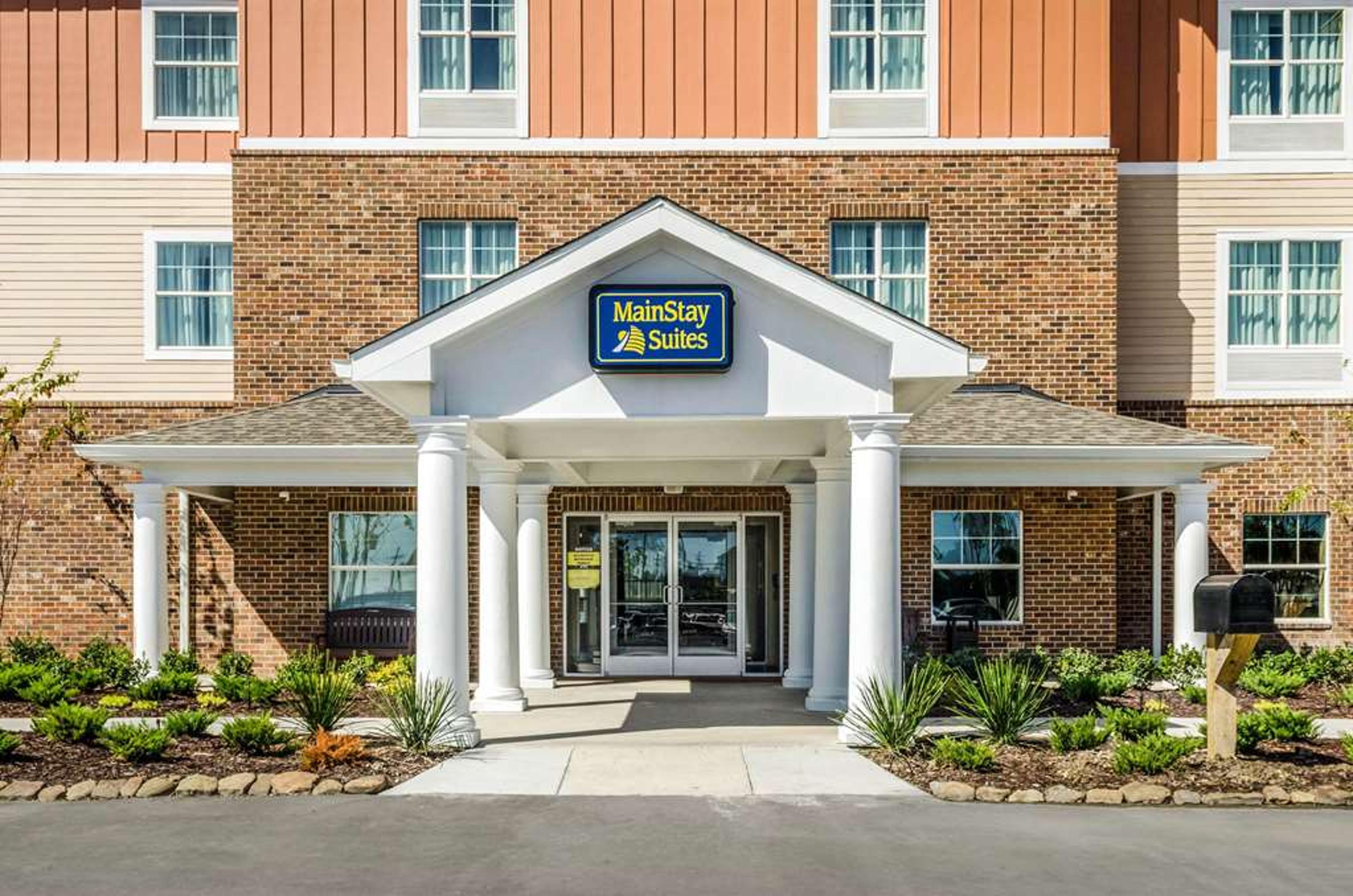 MAINSTAY SUITES HACKBERRY SPORTSMAN