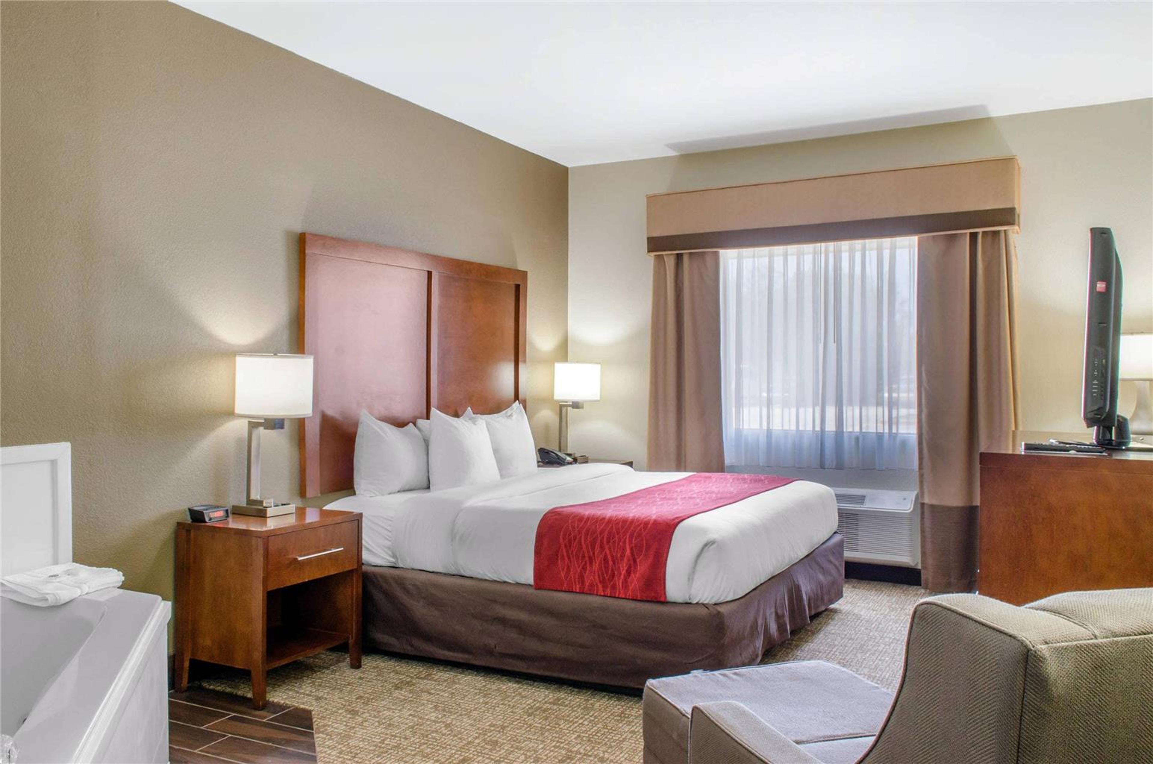 COMFORT INN AND SUITES COVINGTON -