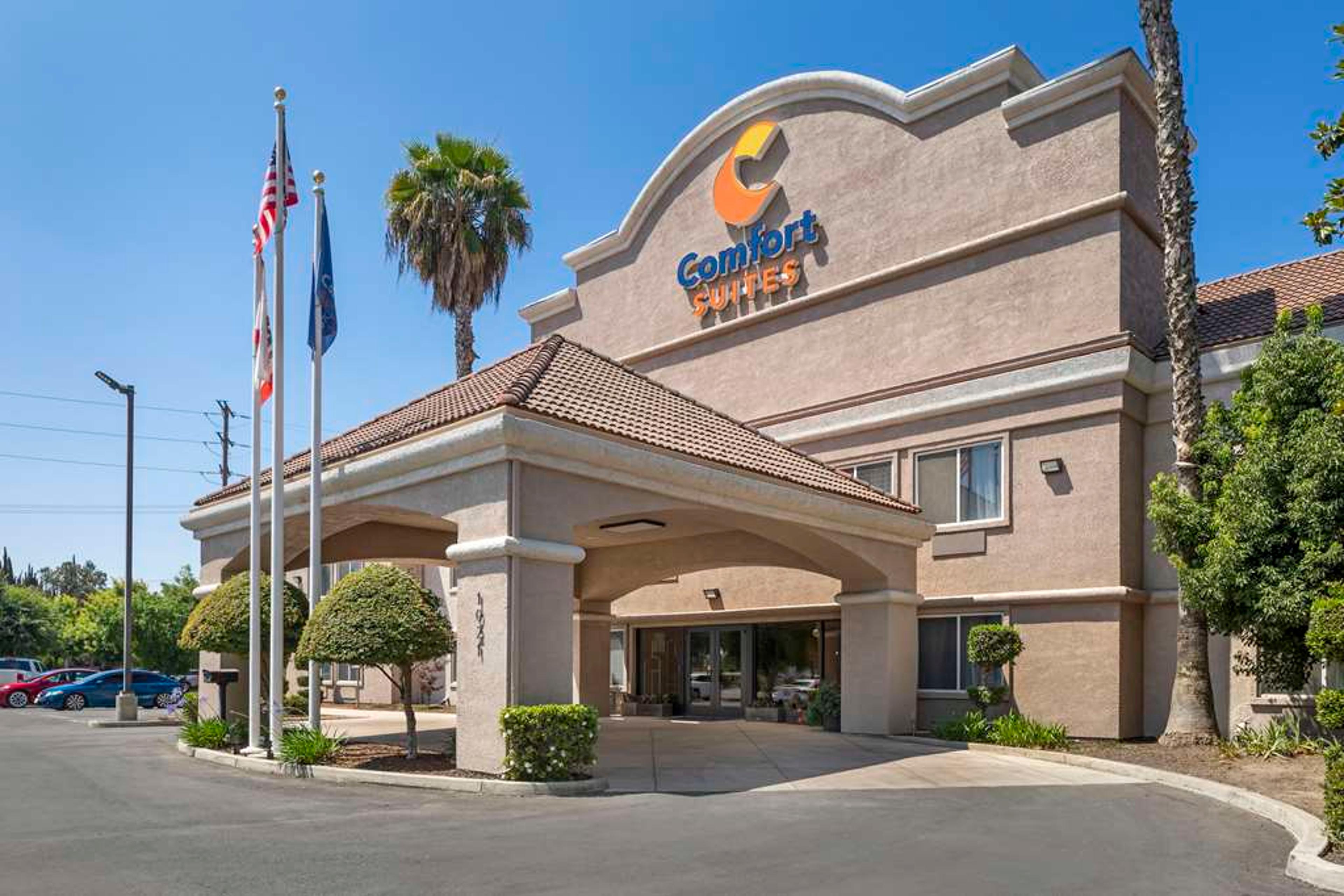 COMFORT SUITES