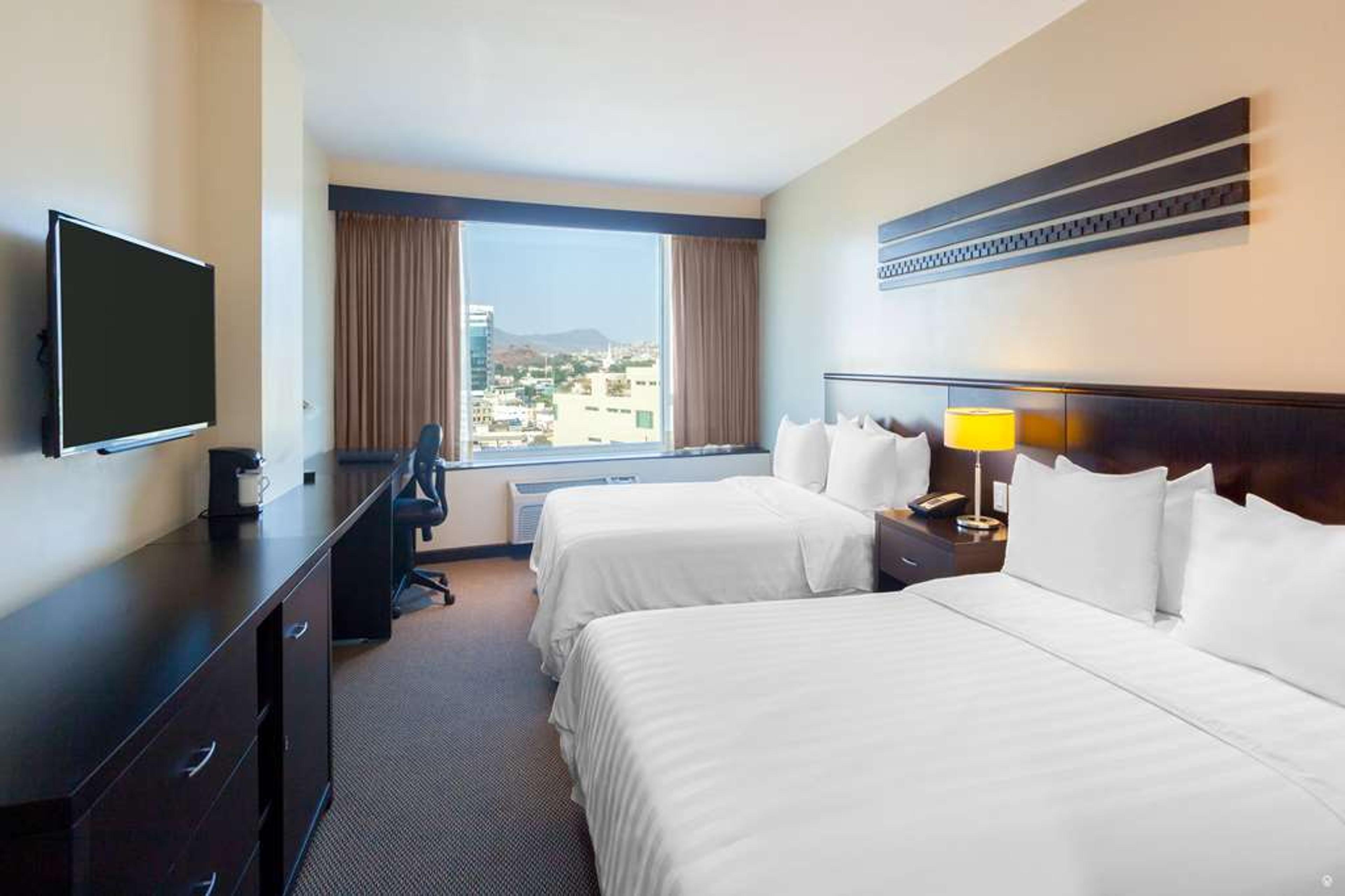 HOWARD JOHNSON HOTEL GUAYAQUIL