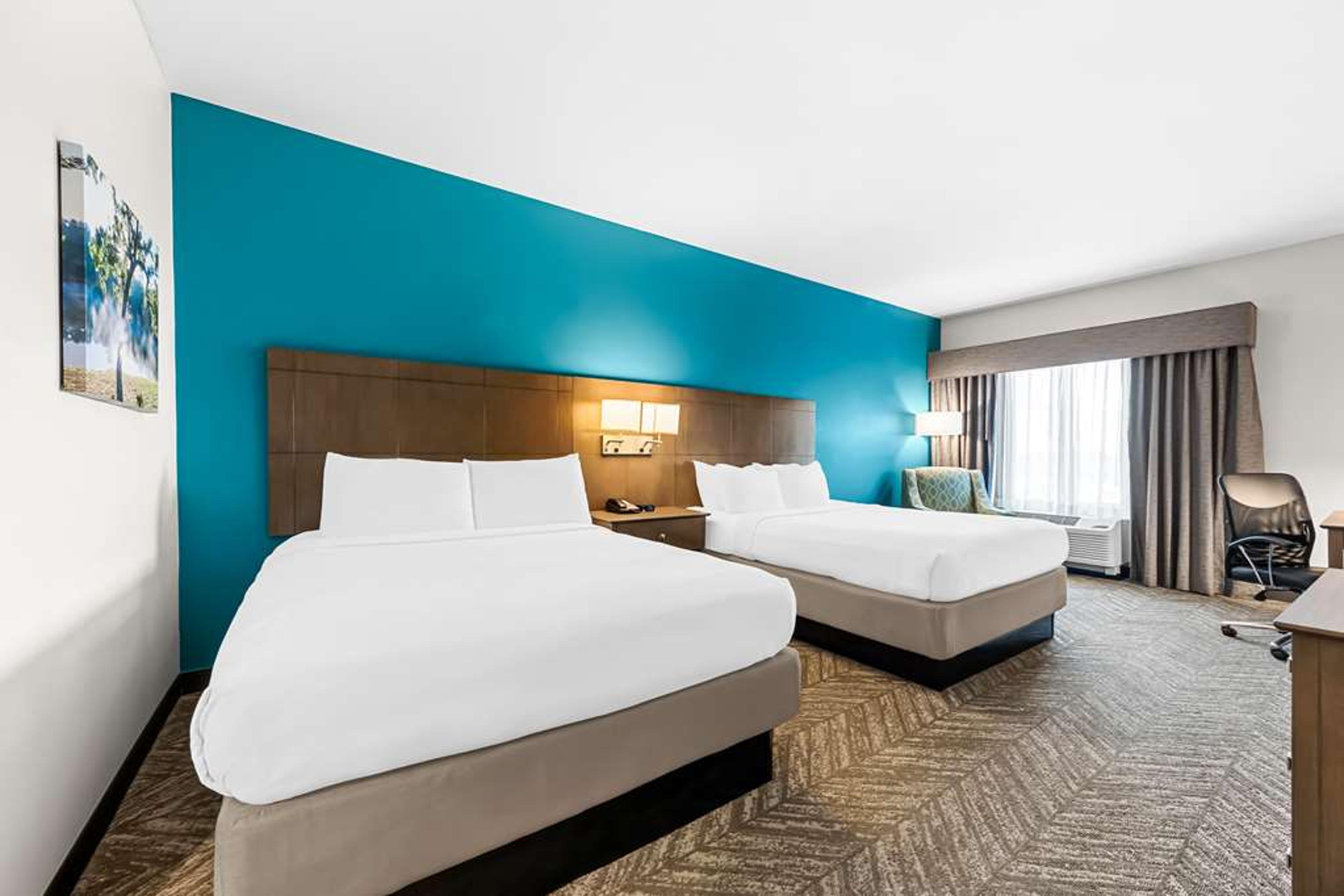 Best Western Plus Bolivar Hotel & Suites