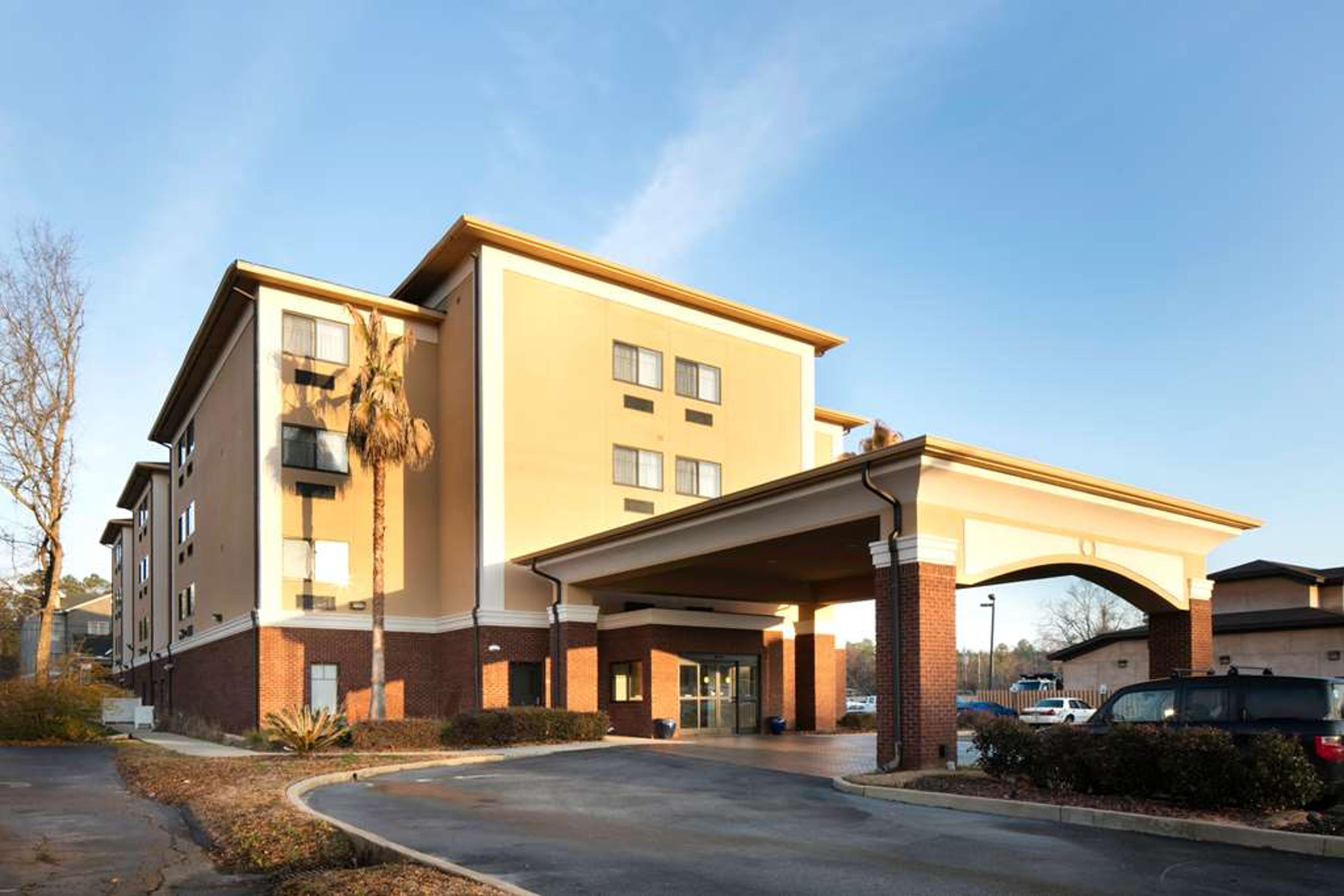 SLEEP INN AND SUITES NORTH MOBILE S
