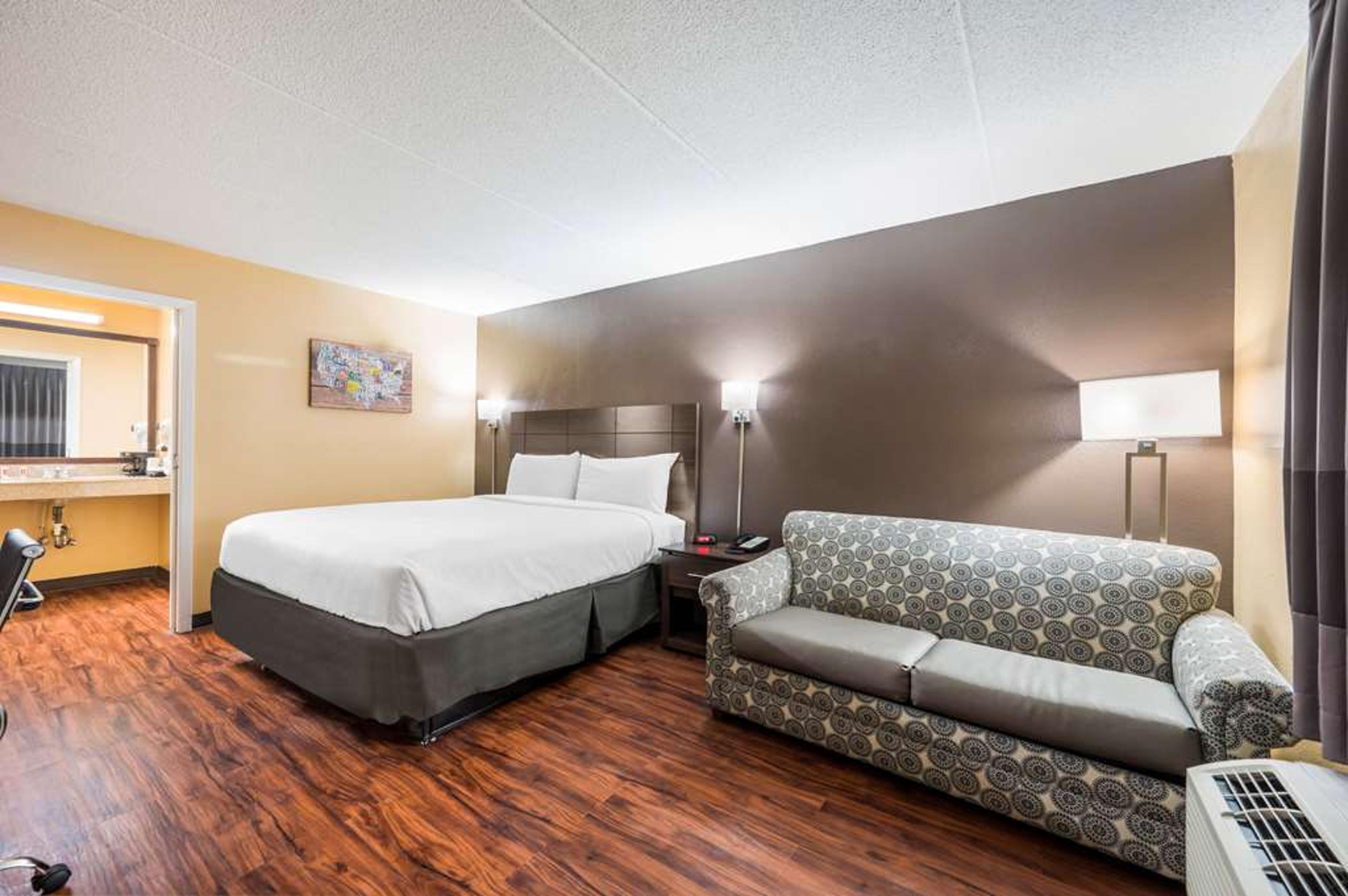 ECONO LODGE COLUMBUS NEAR AIRPORT