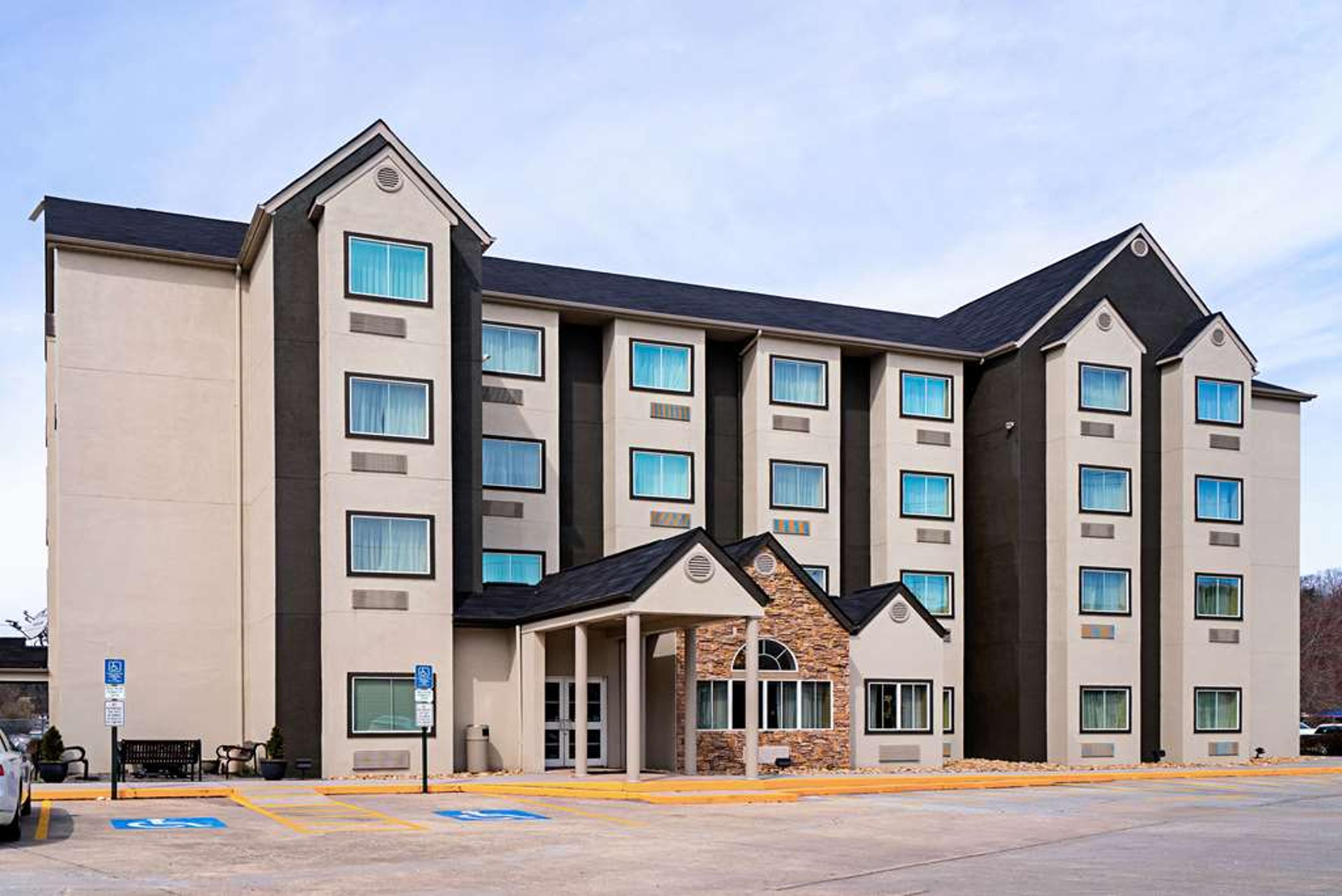 QUALITY INN AND SUITES ROBBINSVILLE