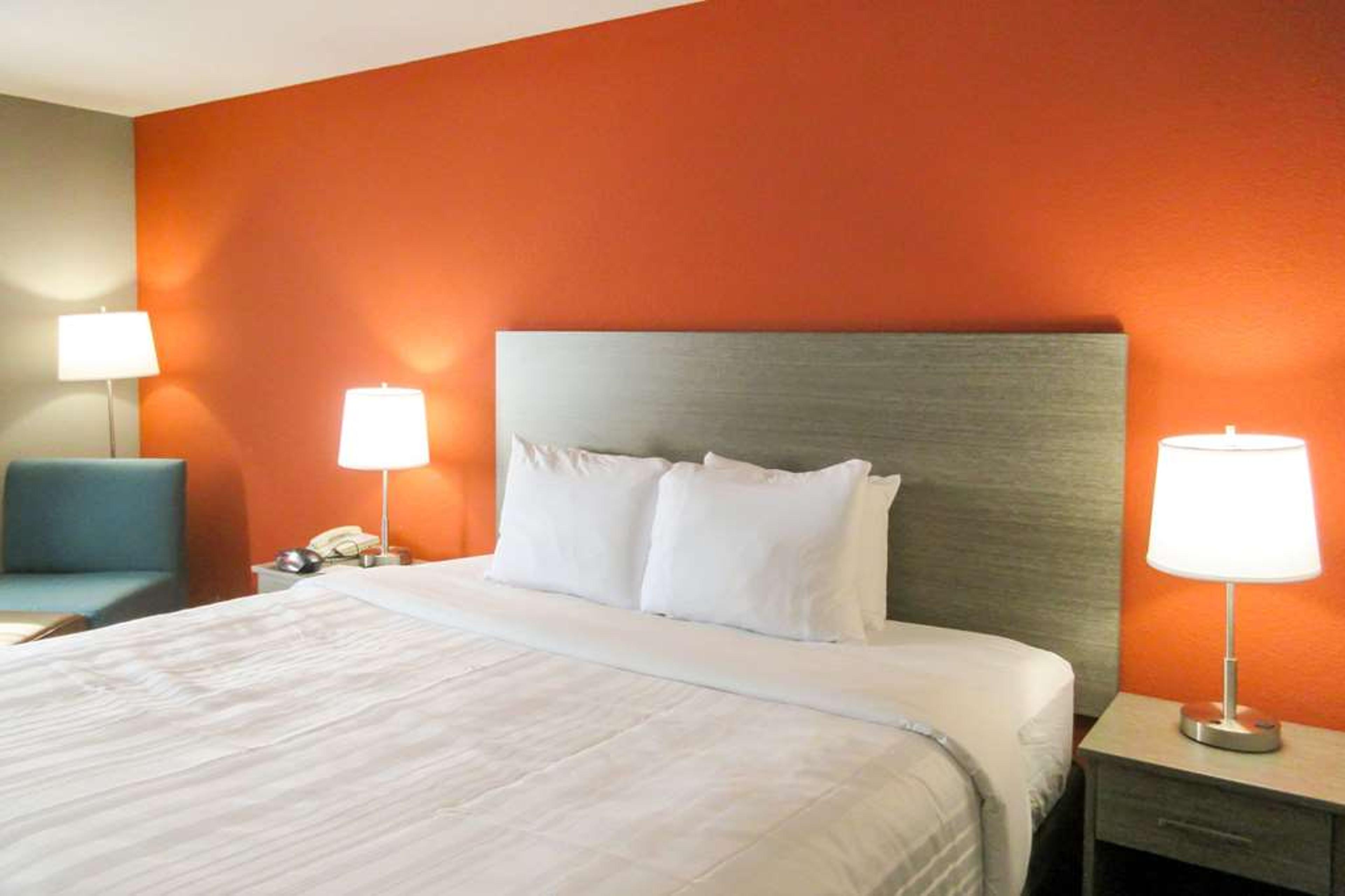 QUALITY INN AND SUITES HAMMOND NEAR