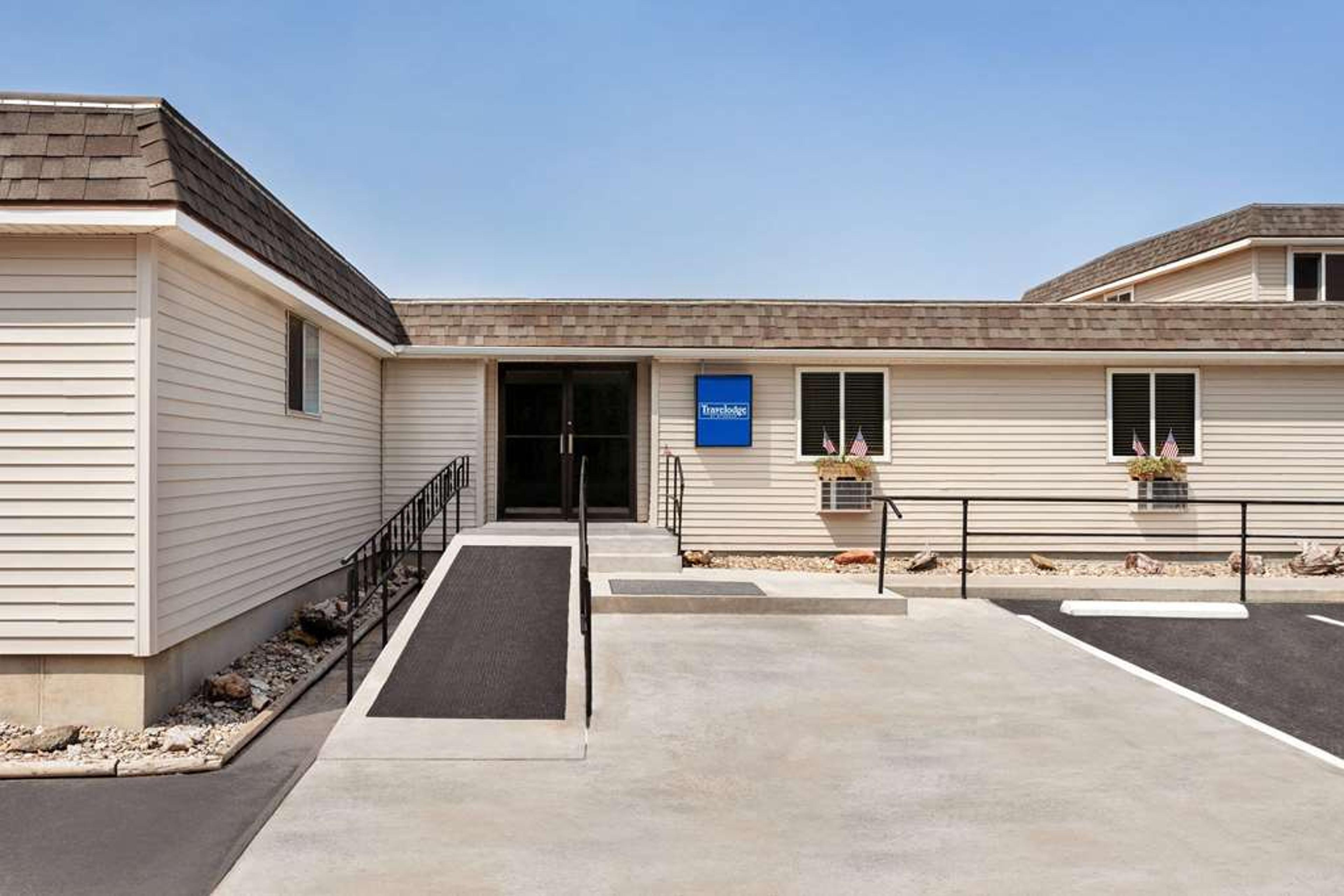 TRAVELODGE BY WYNDHAM EDGEMONT