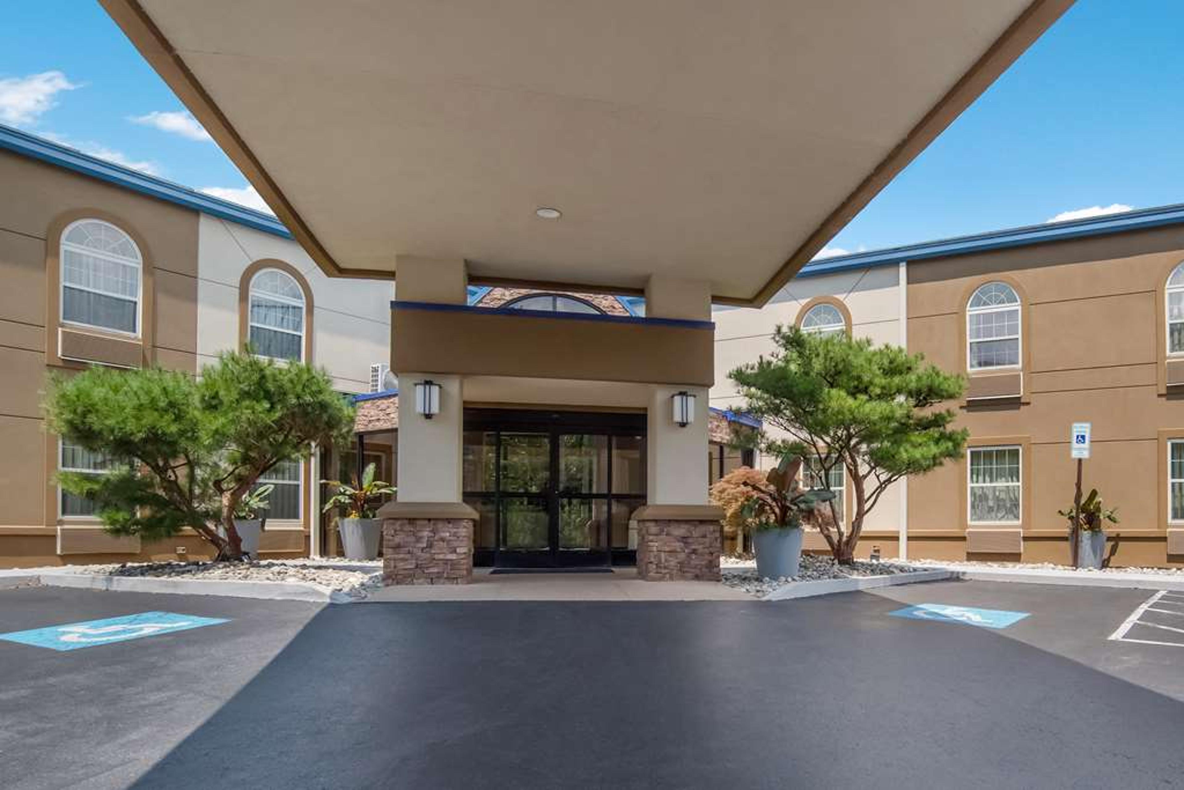 Hotel Photo 1