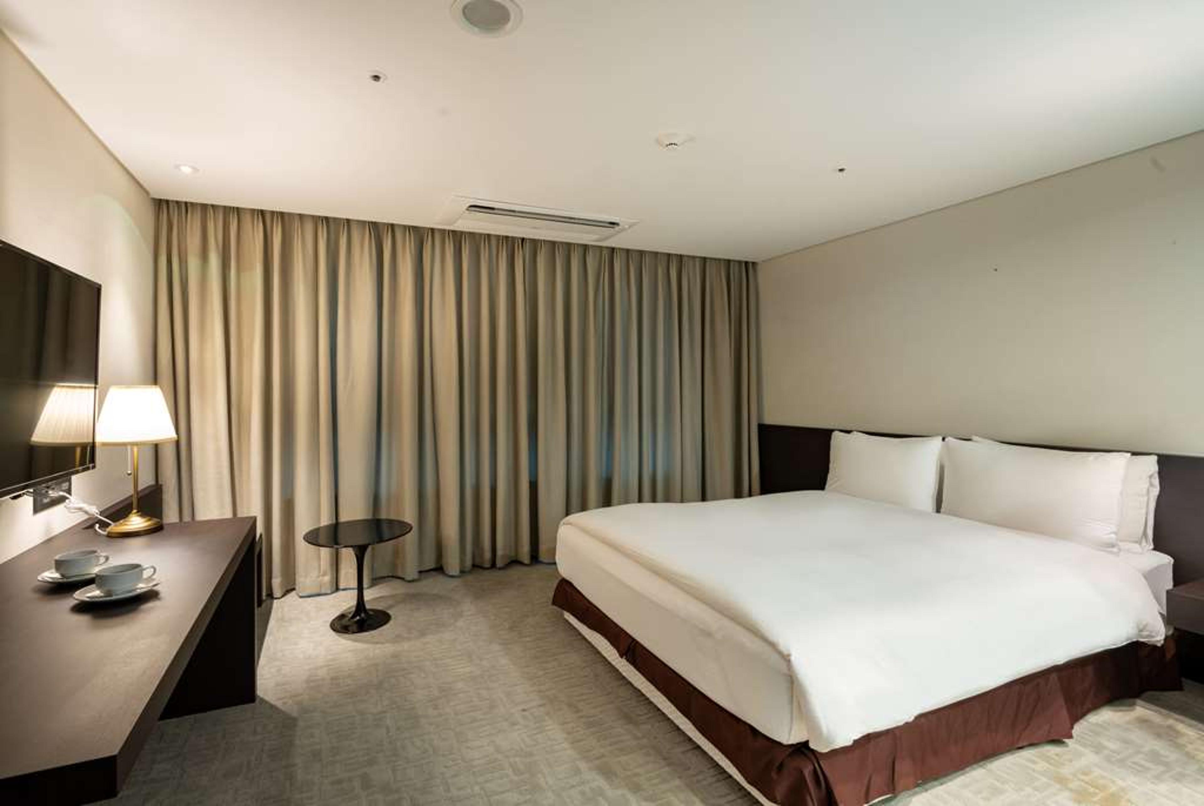 RAMADA ENCORE BY WYNDHAM CHEONAN