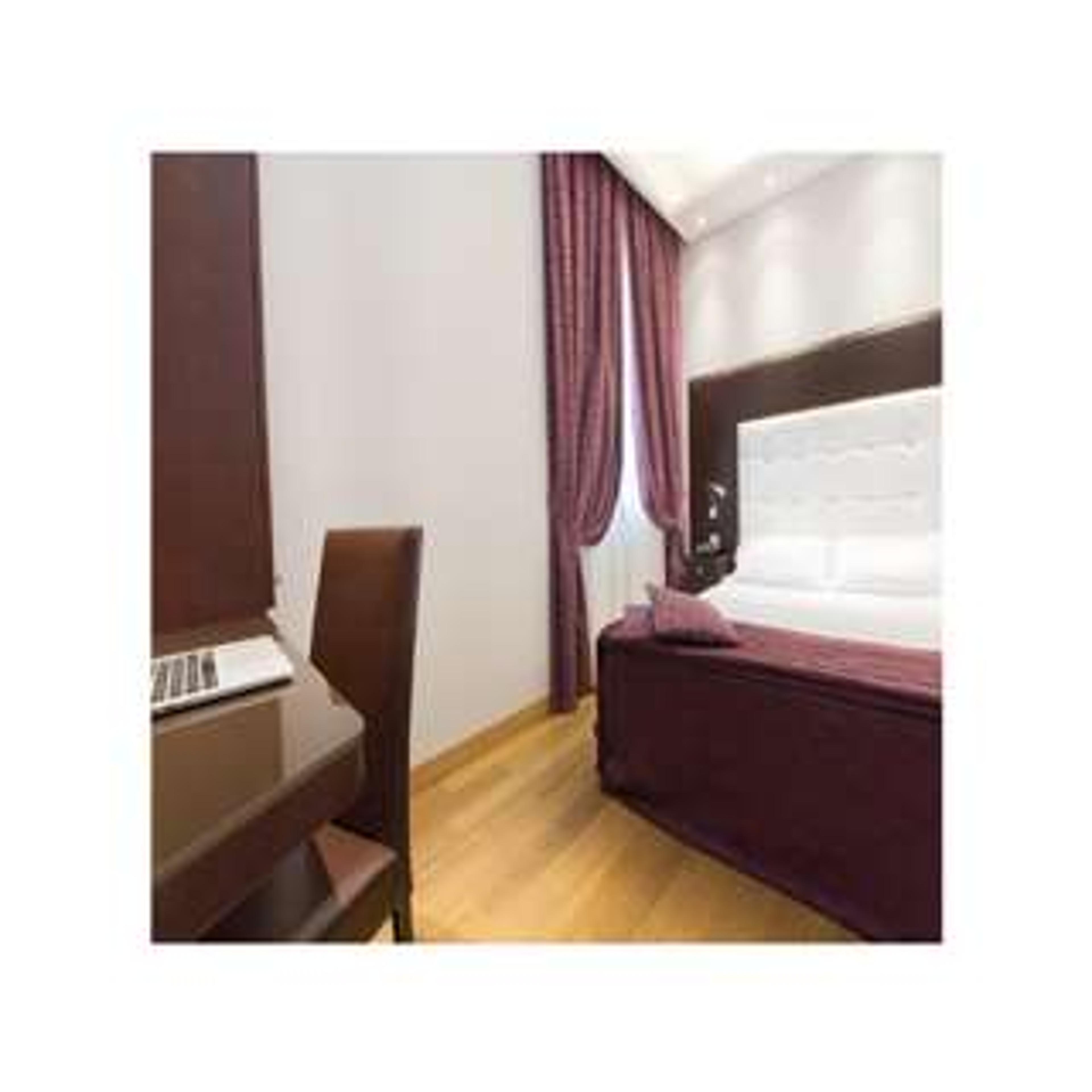 HOTEL ROYAL CASERTA