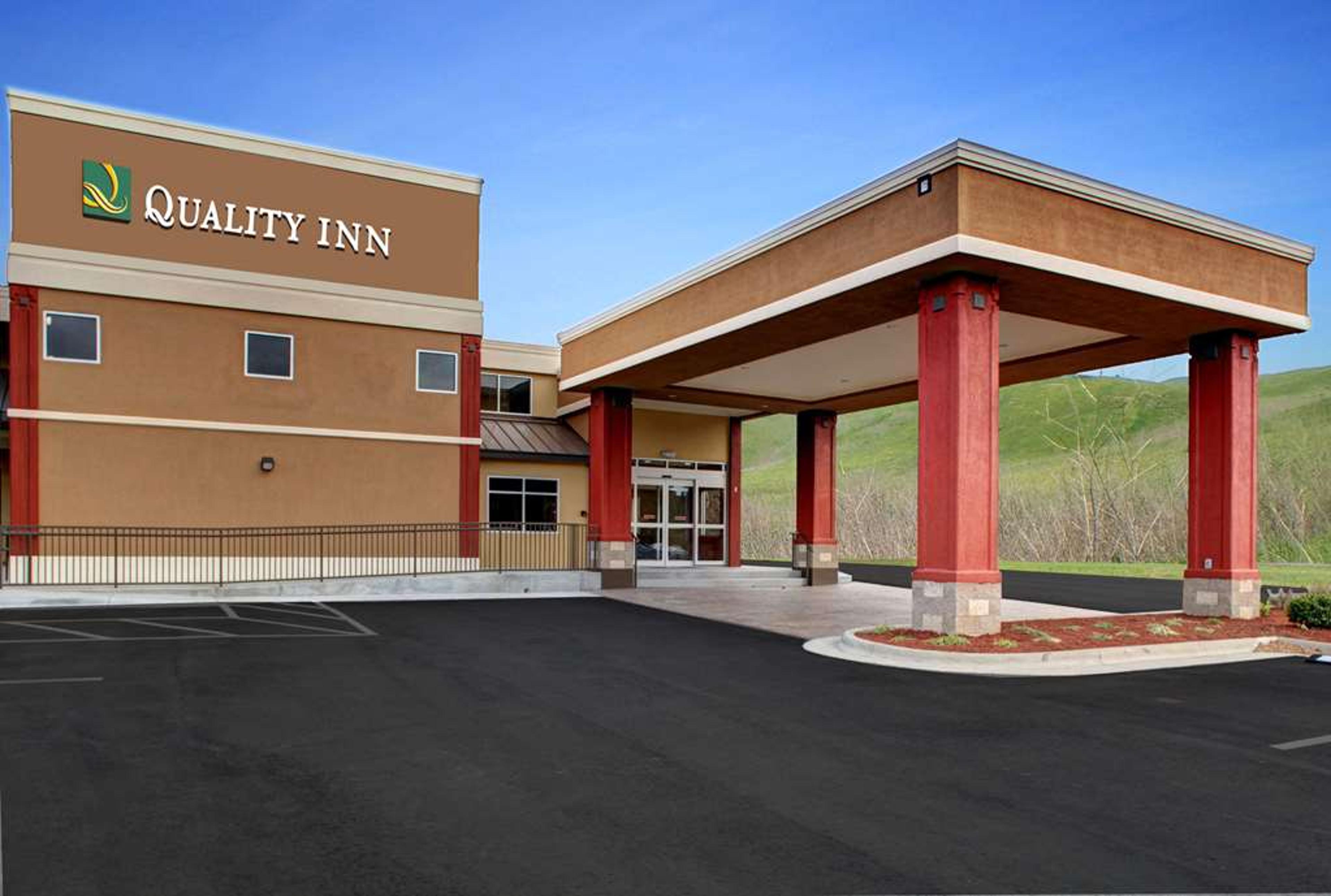 QUALITY INN ASHEVILLE DOWNTOWN TUNN