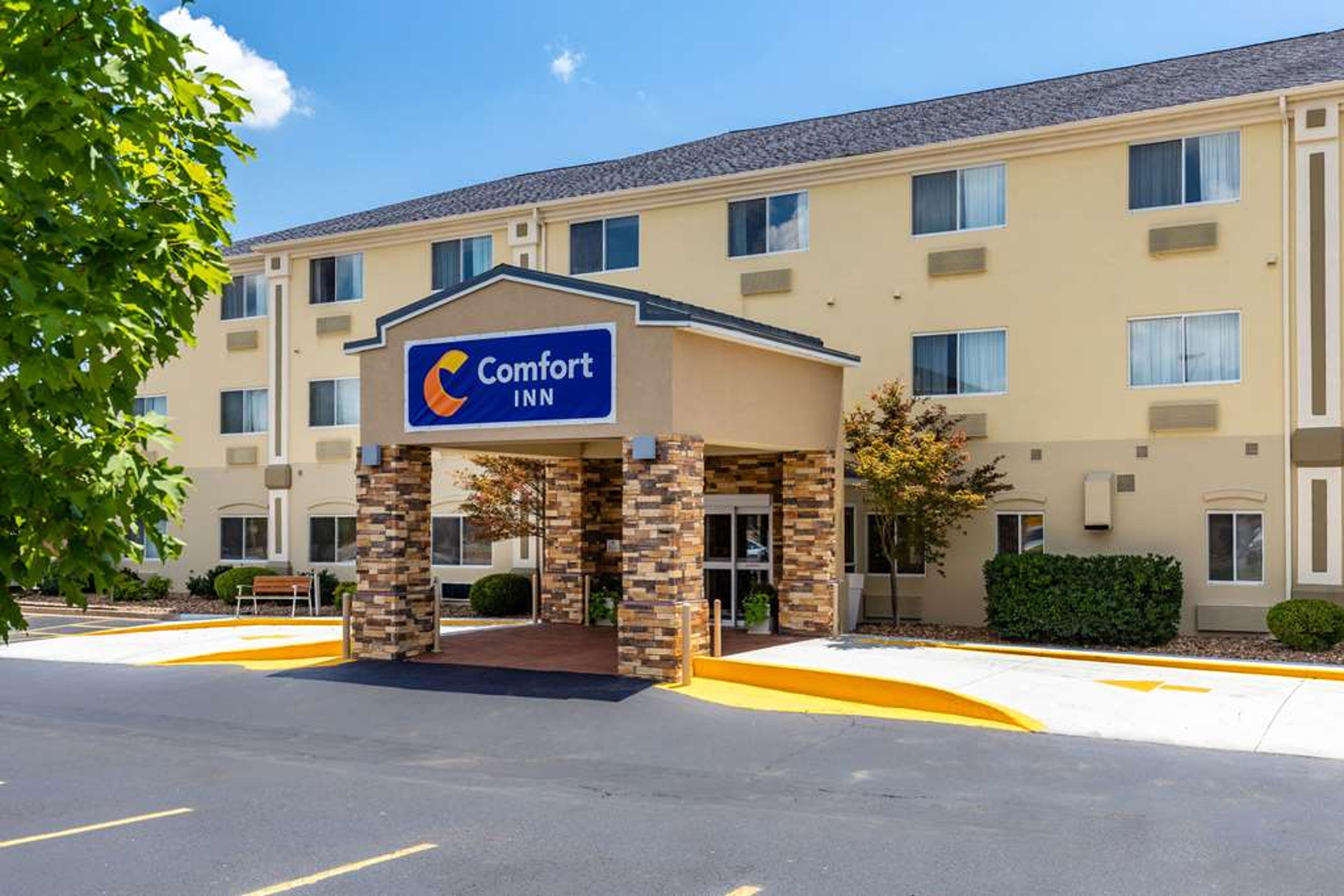 COMFORT INN SOUTH TULSA - WOODLAND