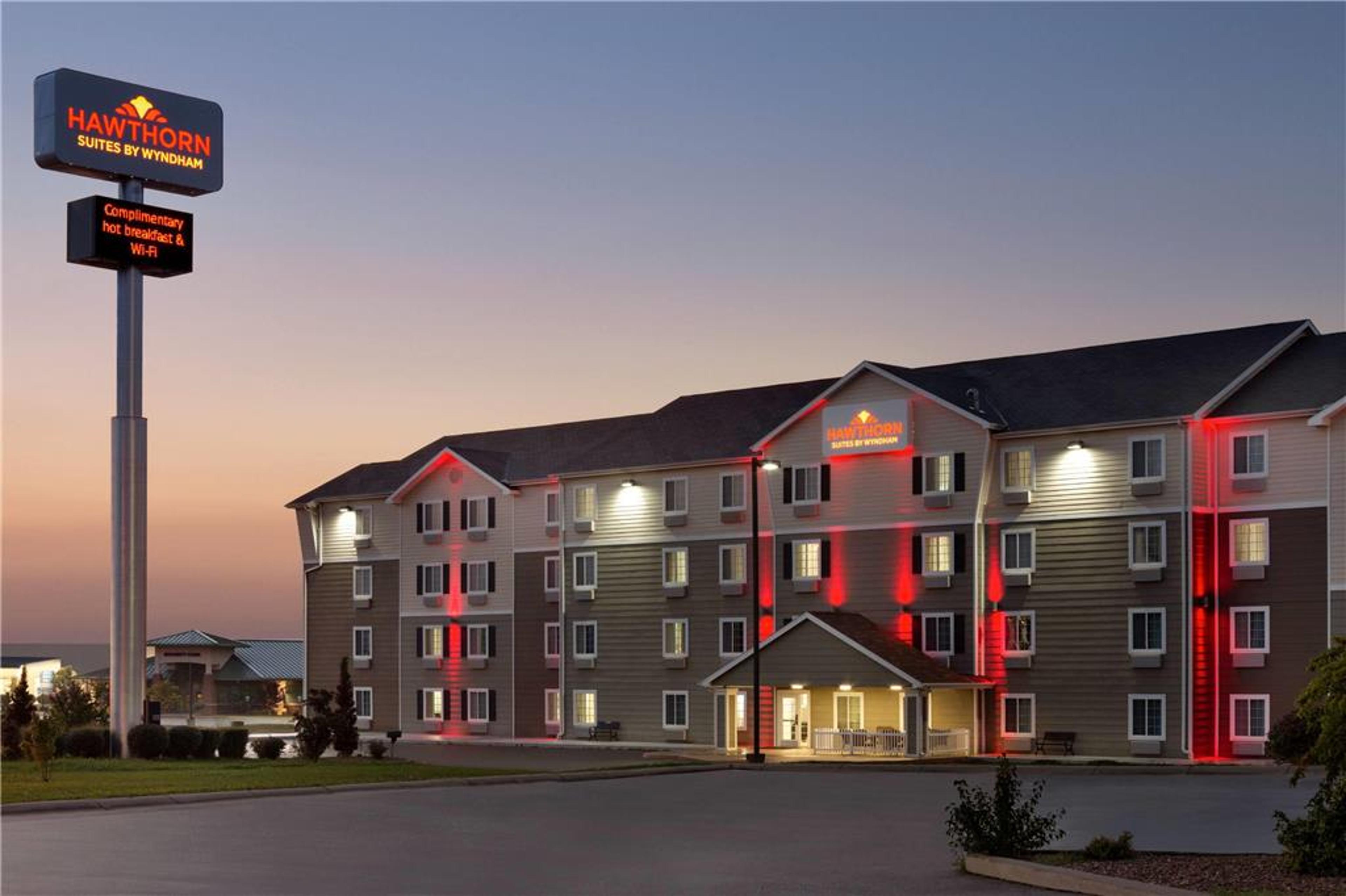HAWTHORN SUITES BY WYNDHAM ST. ROBE