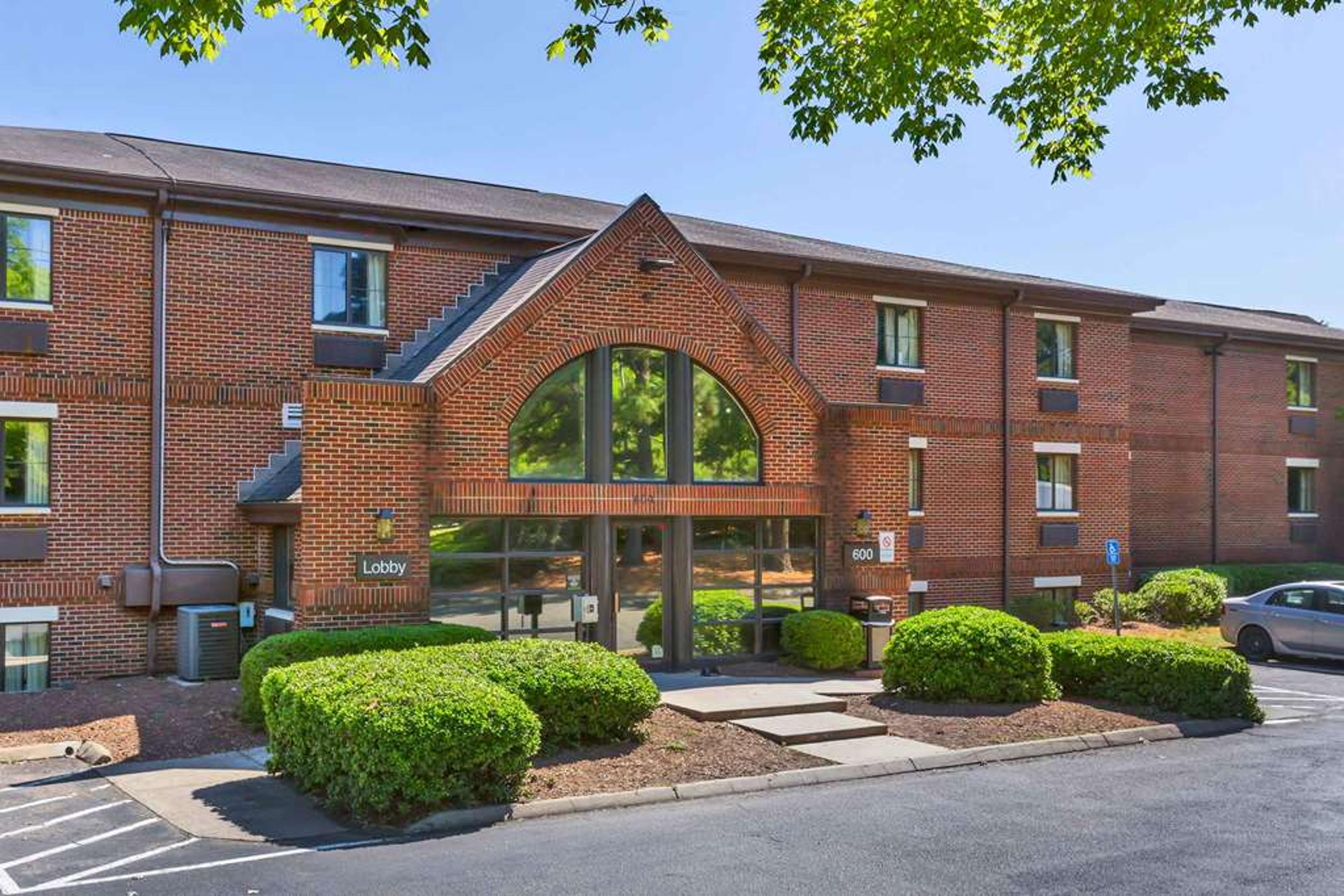 SUBURBAN STUDIOS CARY - RDU AIRPORT