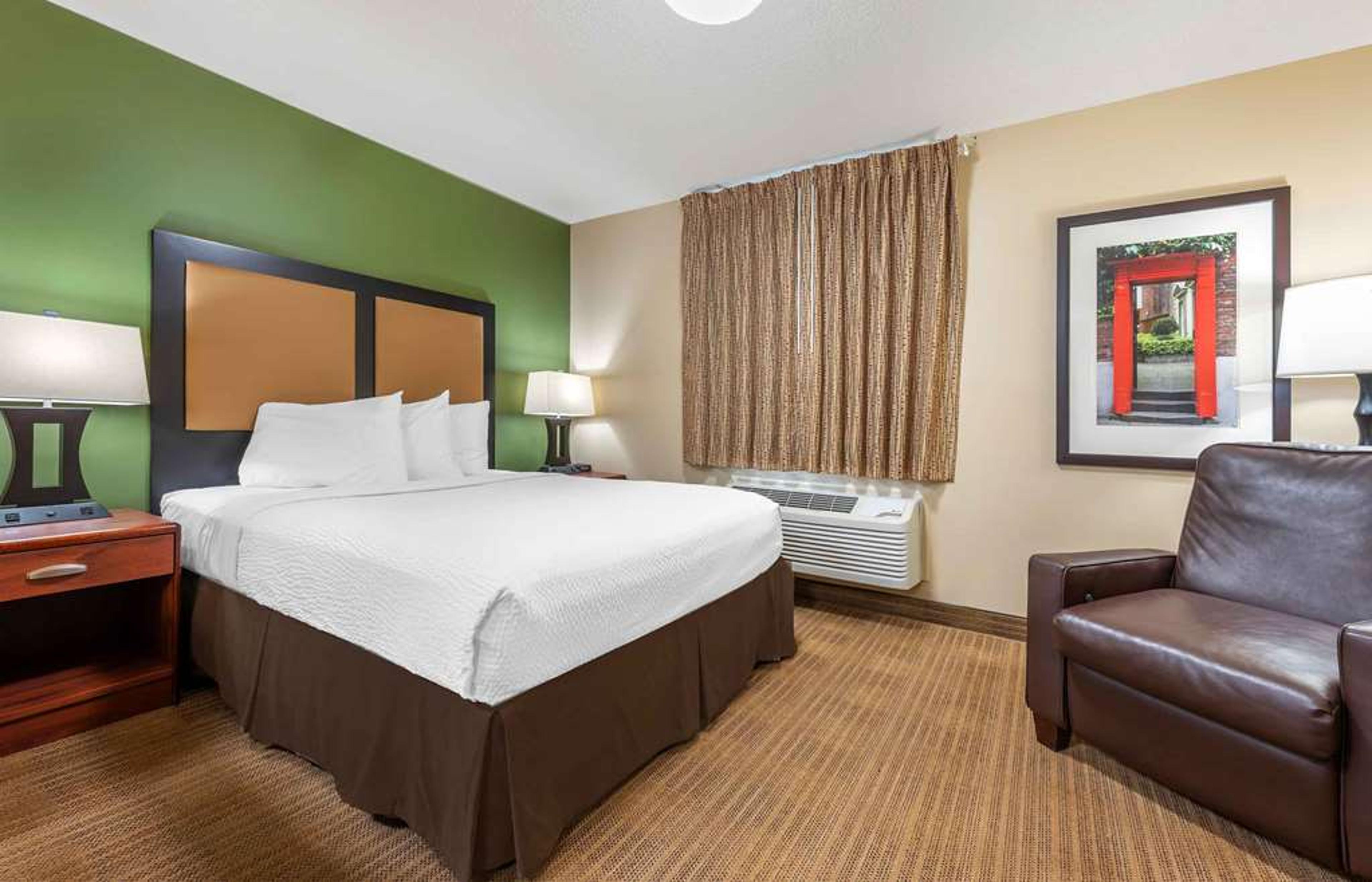 EXTENDED STAY AMERICA SELECT