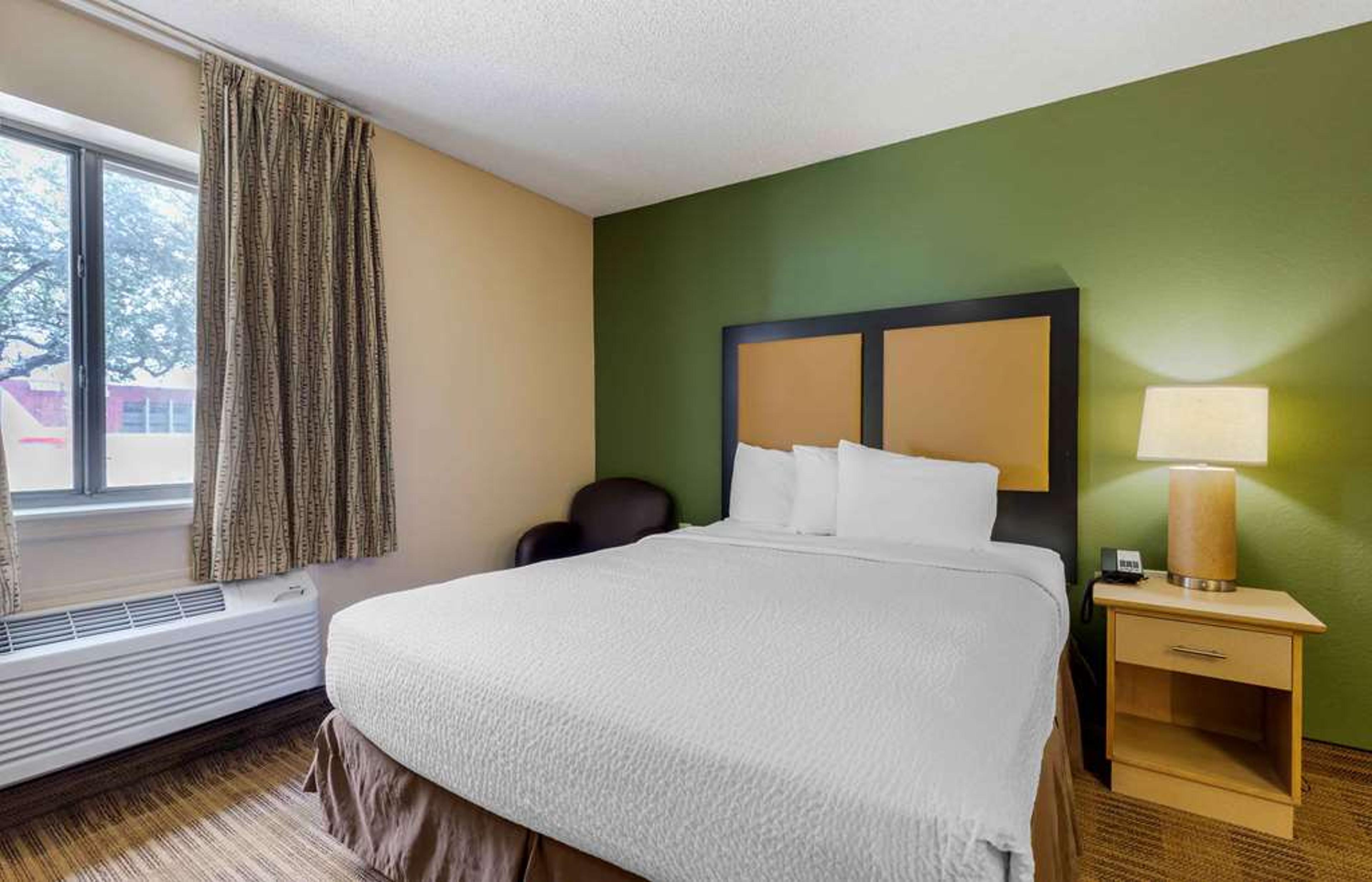 EXTENDED STAY AMERICA SELECT