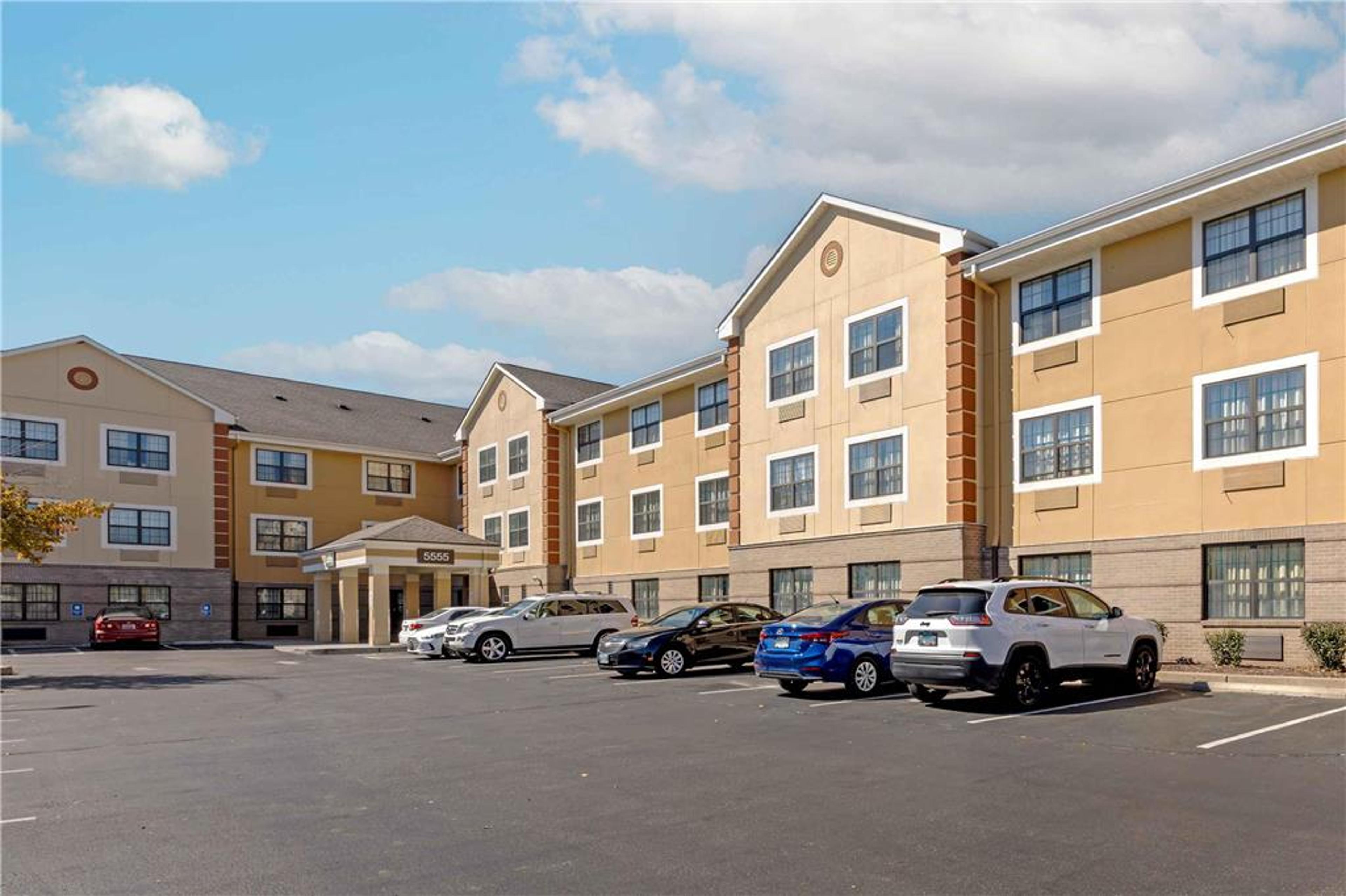 EXTENDED STAY AMERICA SUITES