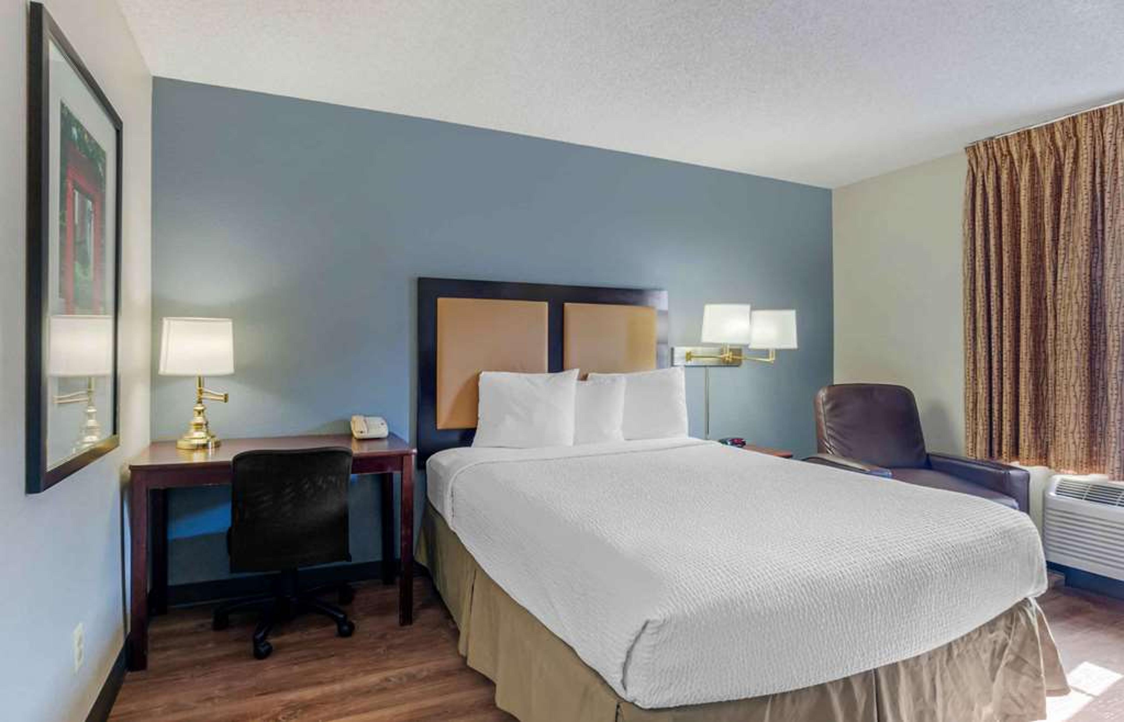 EXTENDED STAY AMERICA SUITES