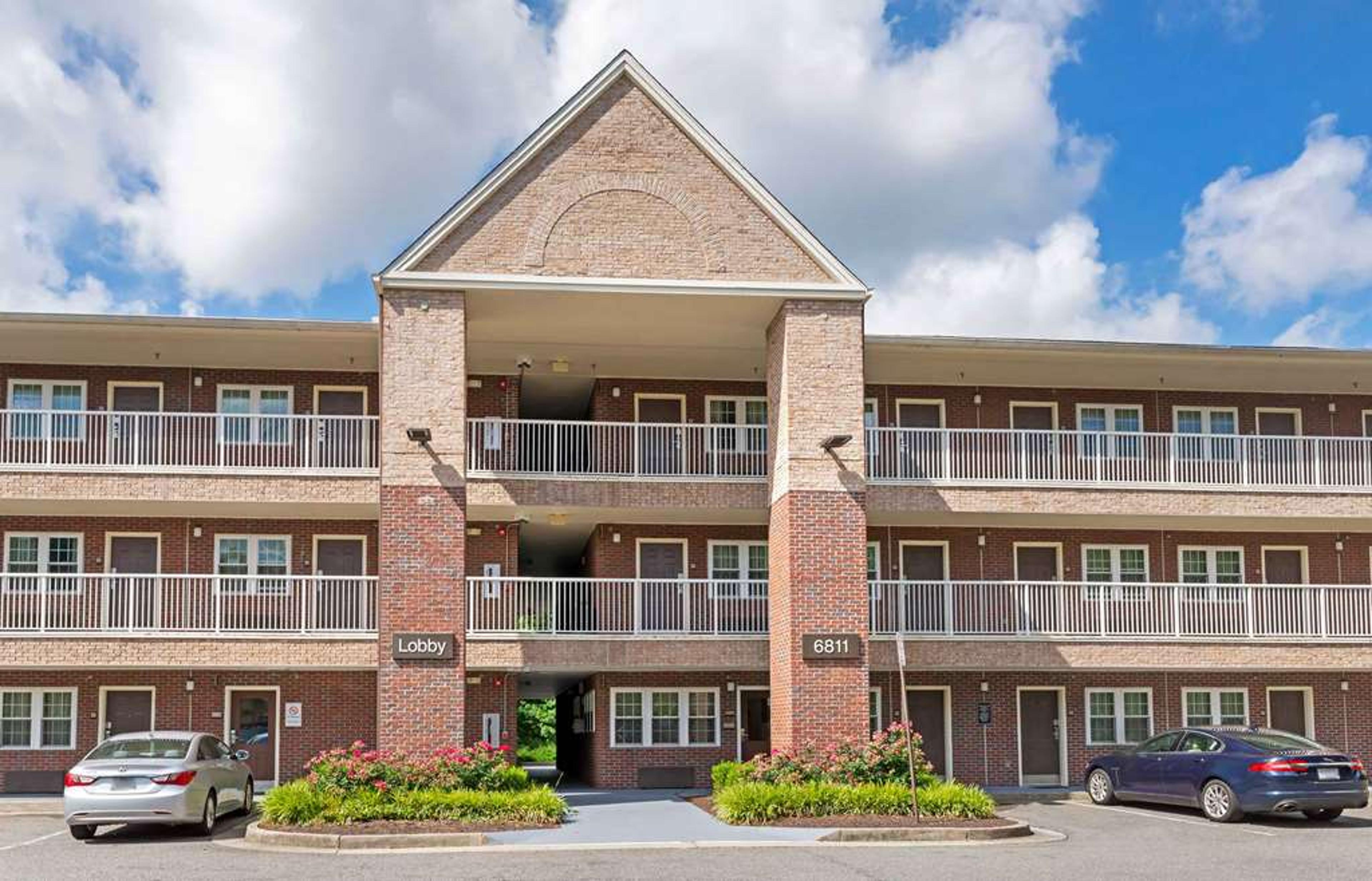 EXTENDED STAY AMERICA SUITES