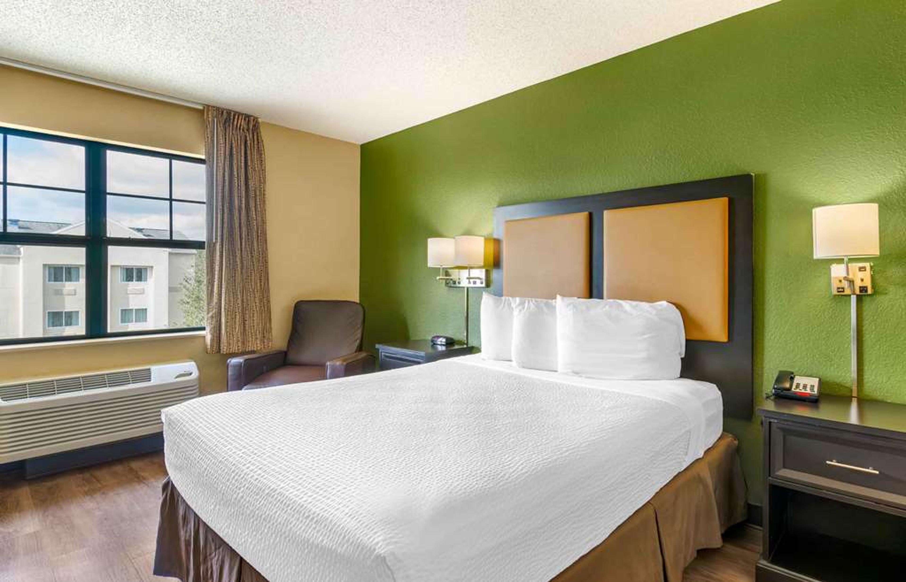 EXTENDED STAY AMERICA SELECT