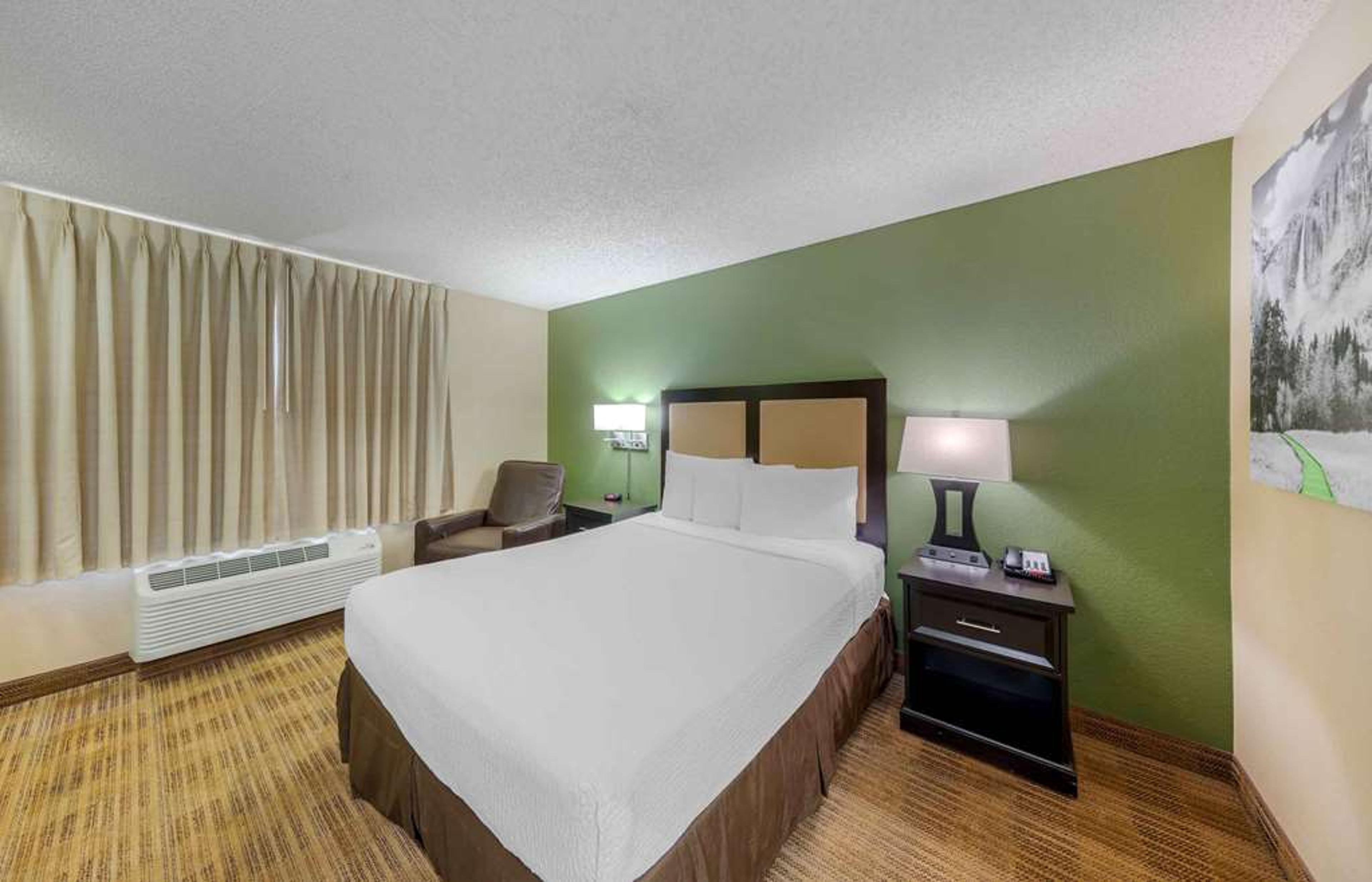 EXTENDED STAY AMERICA SUITES