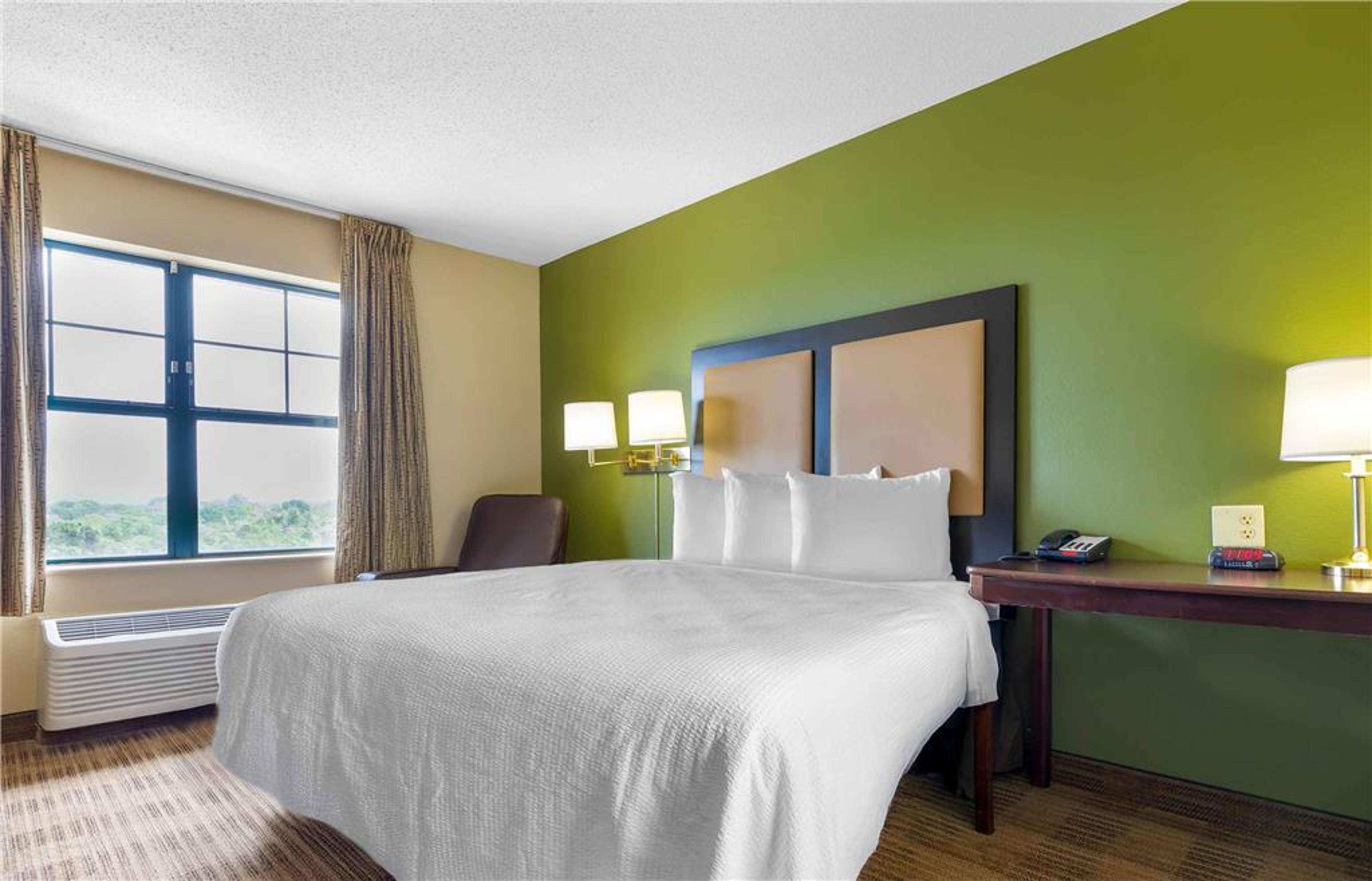 Extended Stay America Suites- Atlanta - Kennesaw Town Center