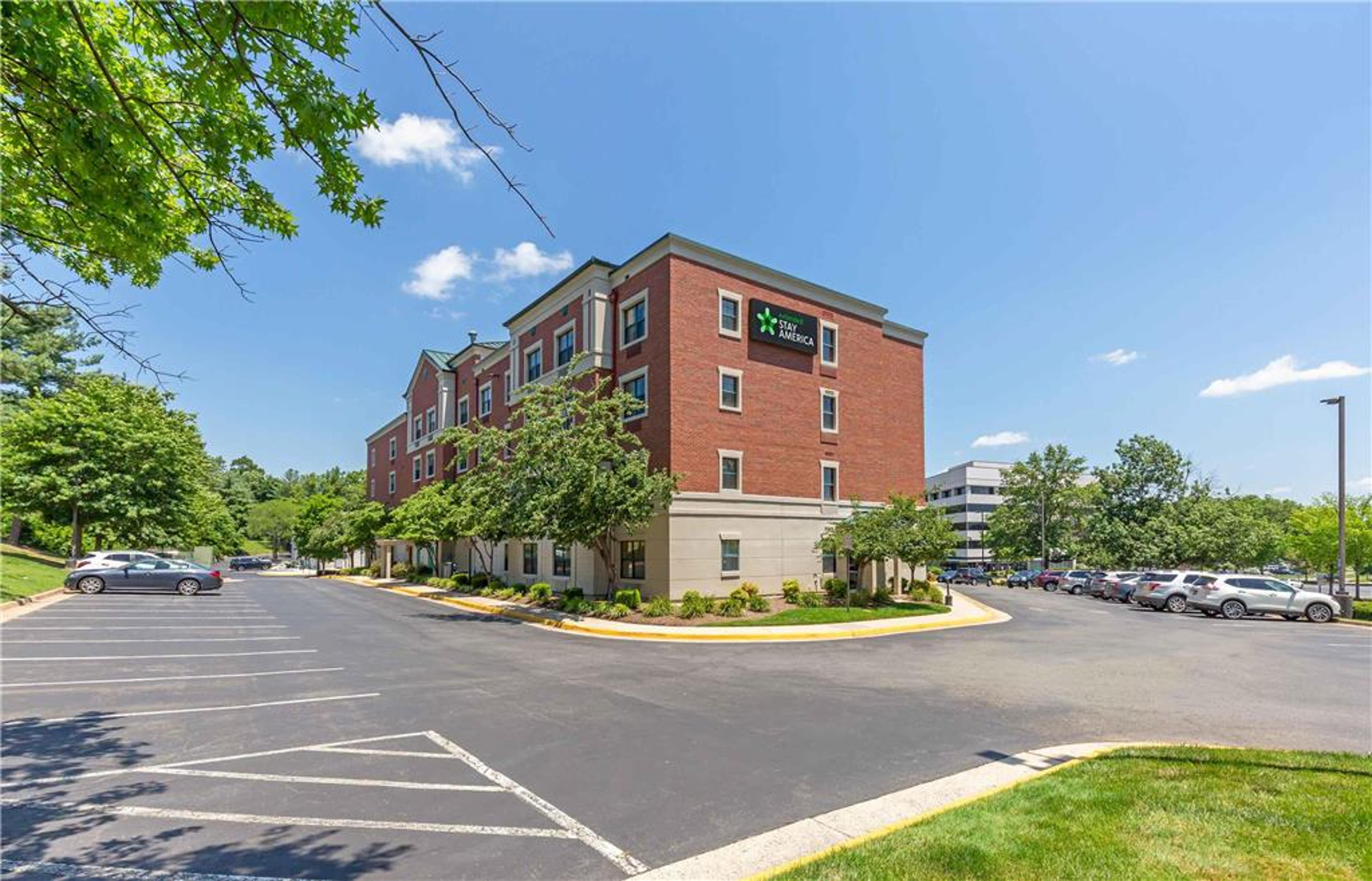 EXTENDED STAY AMERICA SUITES