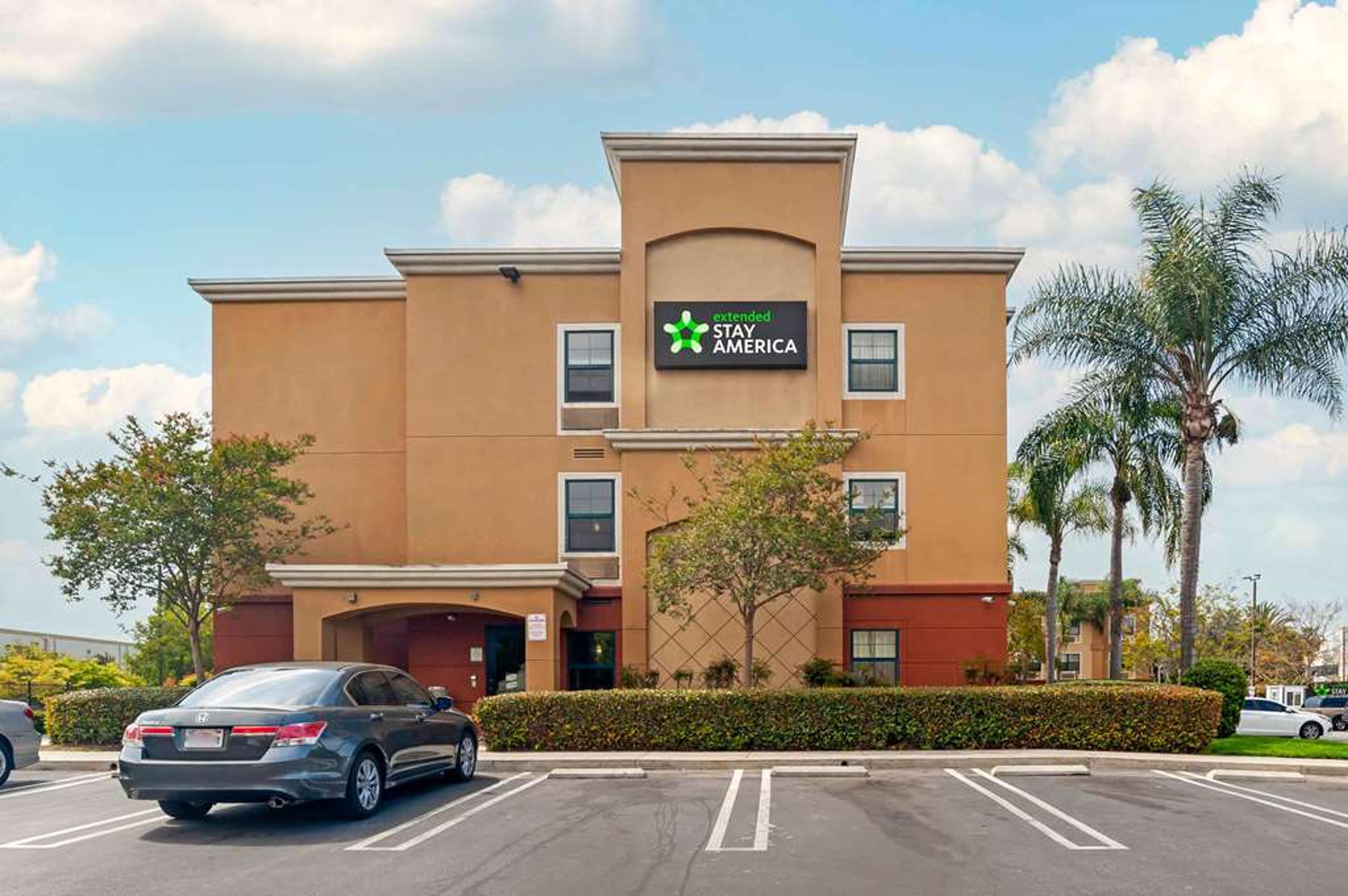 EXTENDED STAY AMERICA SUITES