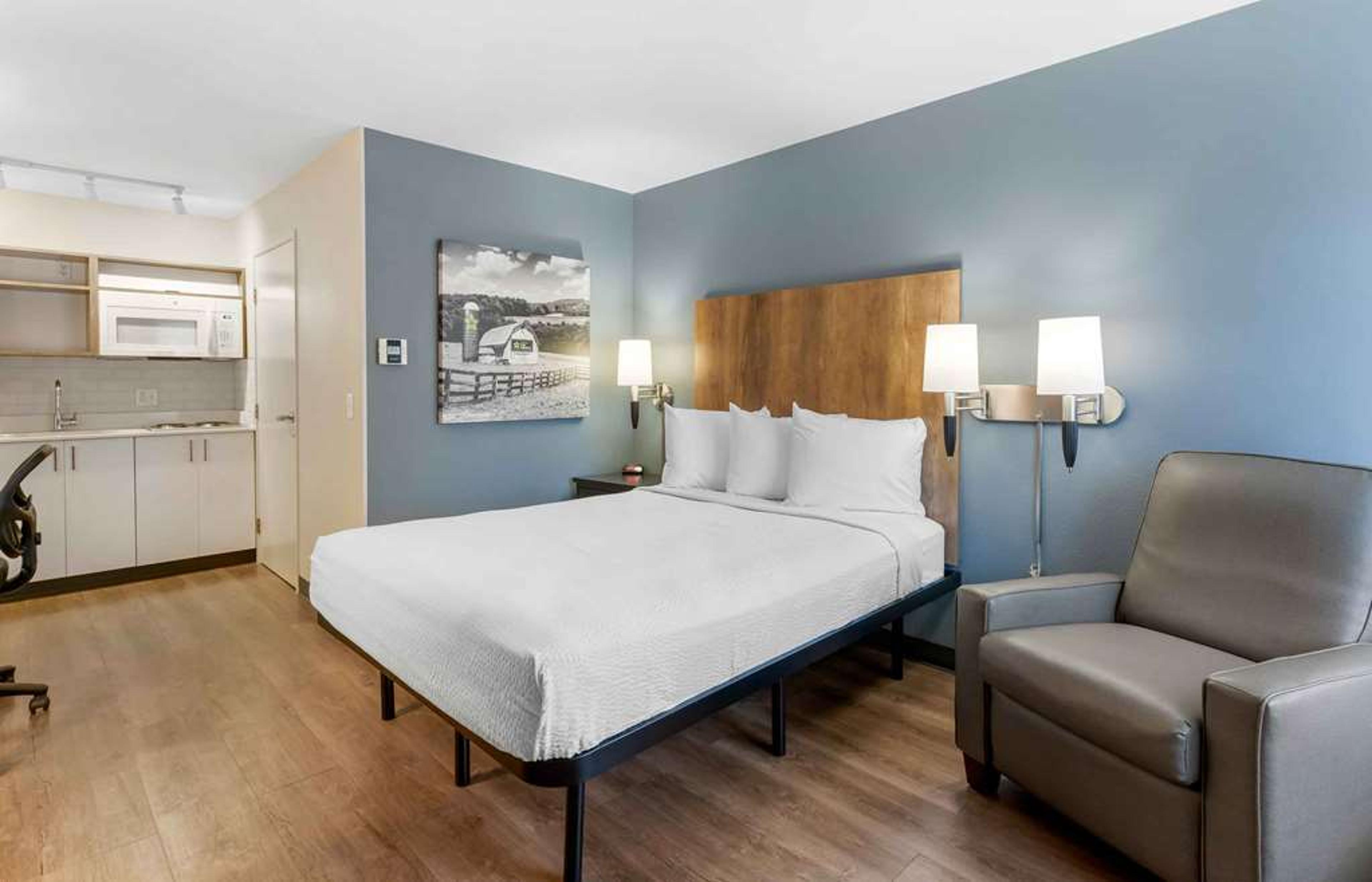 EXTENDED STAY AMERICA SUITES