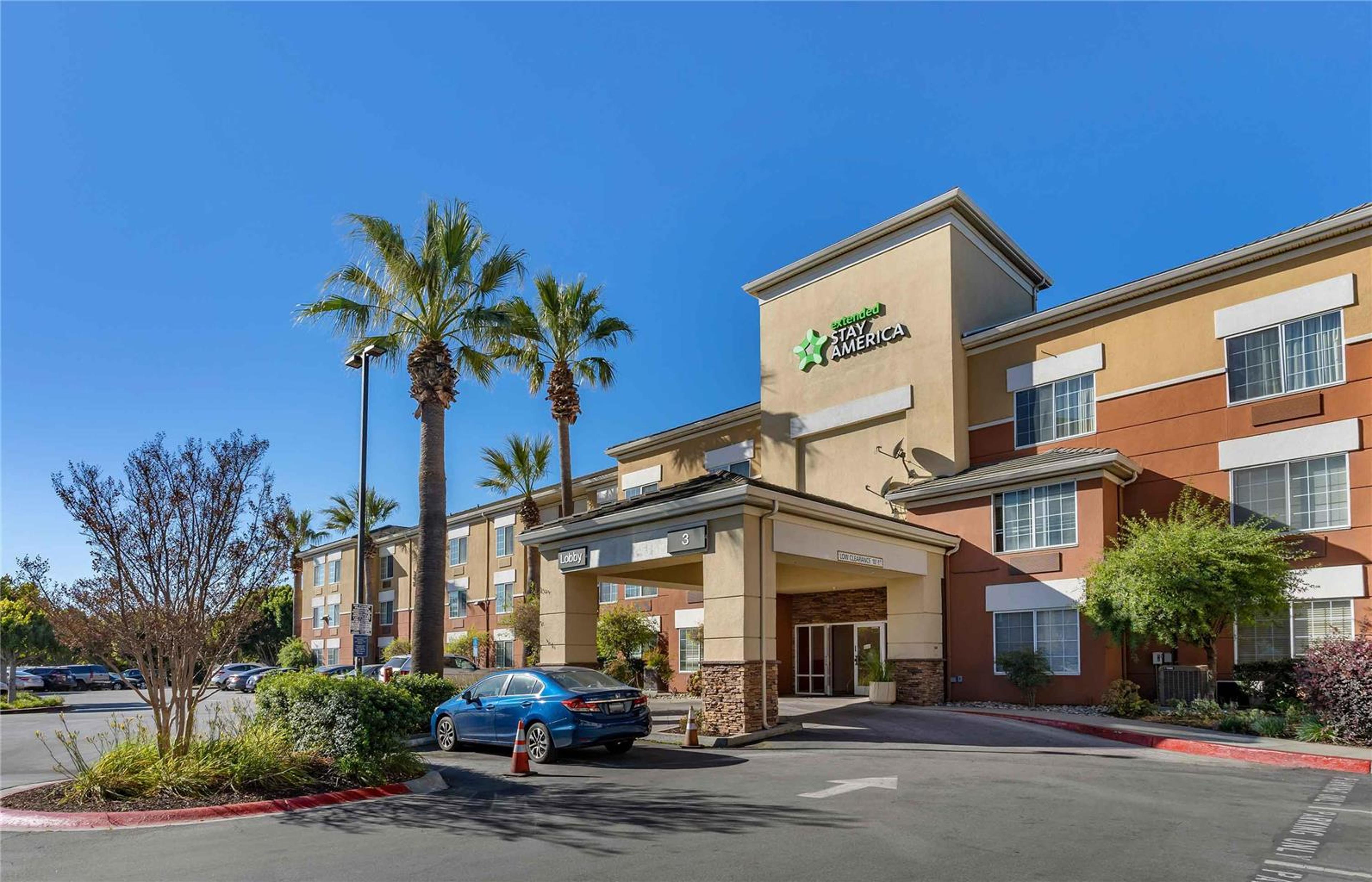EXTENDED STAY AMERICA SUITES