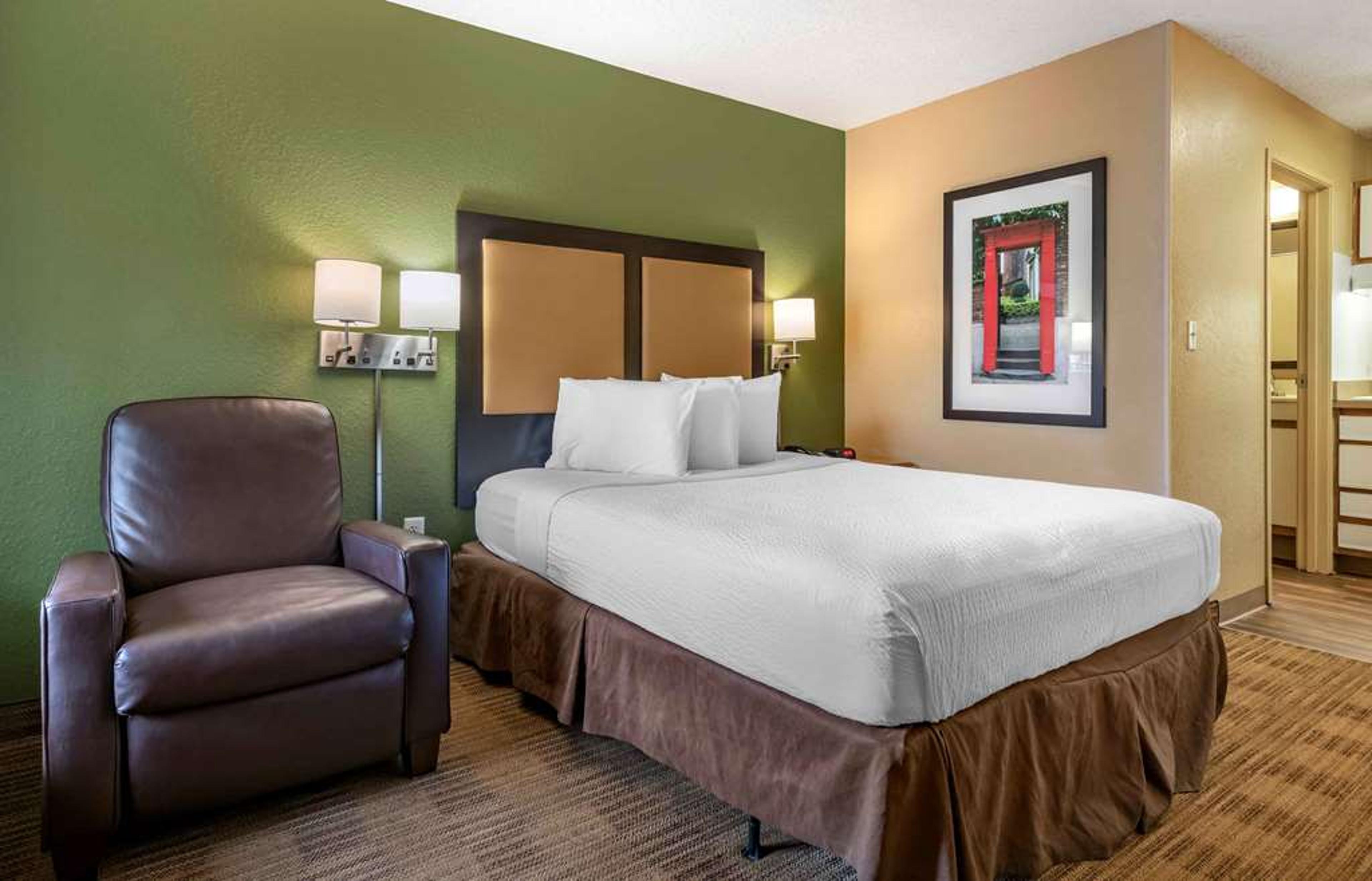 EXTENDED STAY AMERICA SELECT