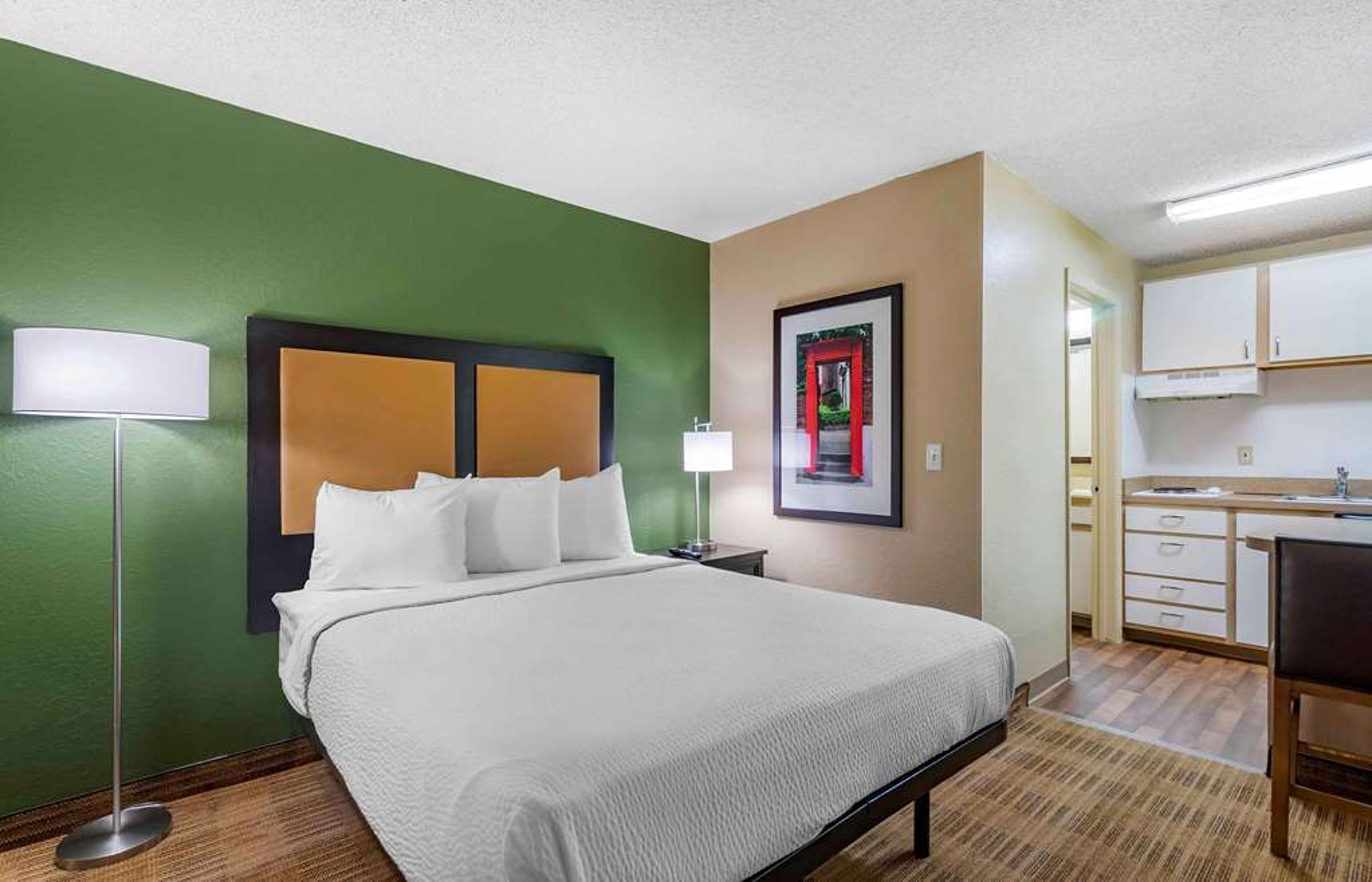 EXTENDED STAY AMERICA SELECT