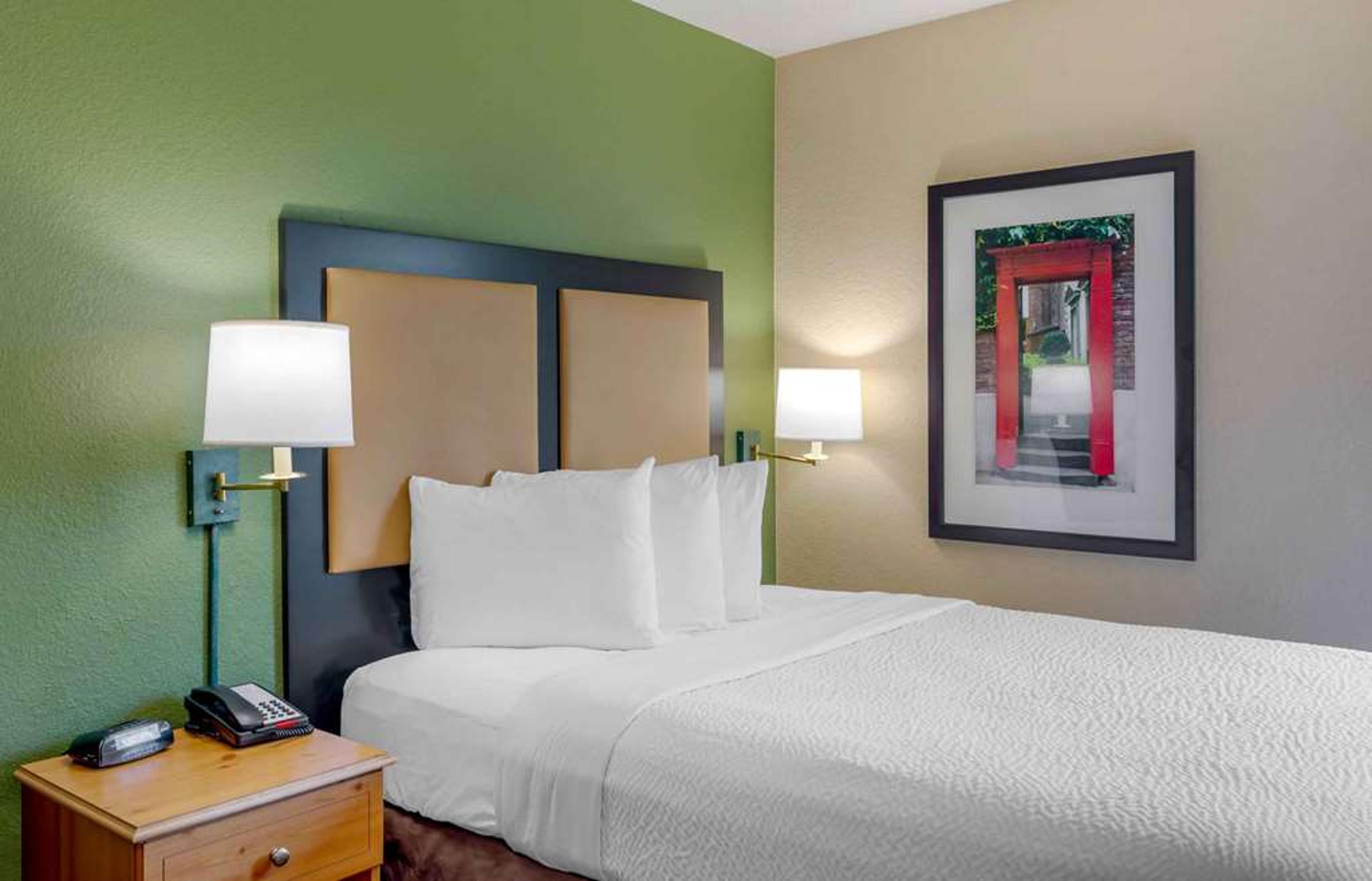 EXTENDED STAY AMERICA SUITES