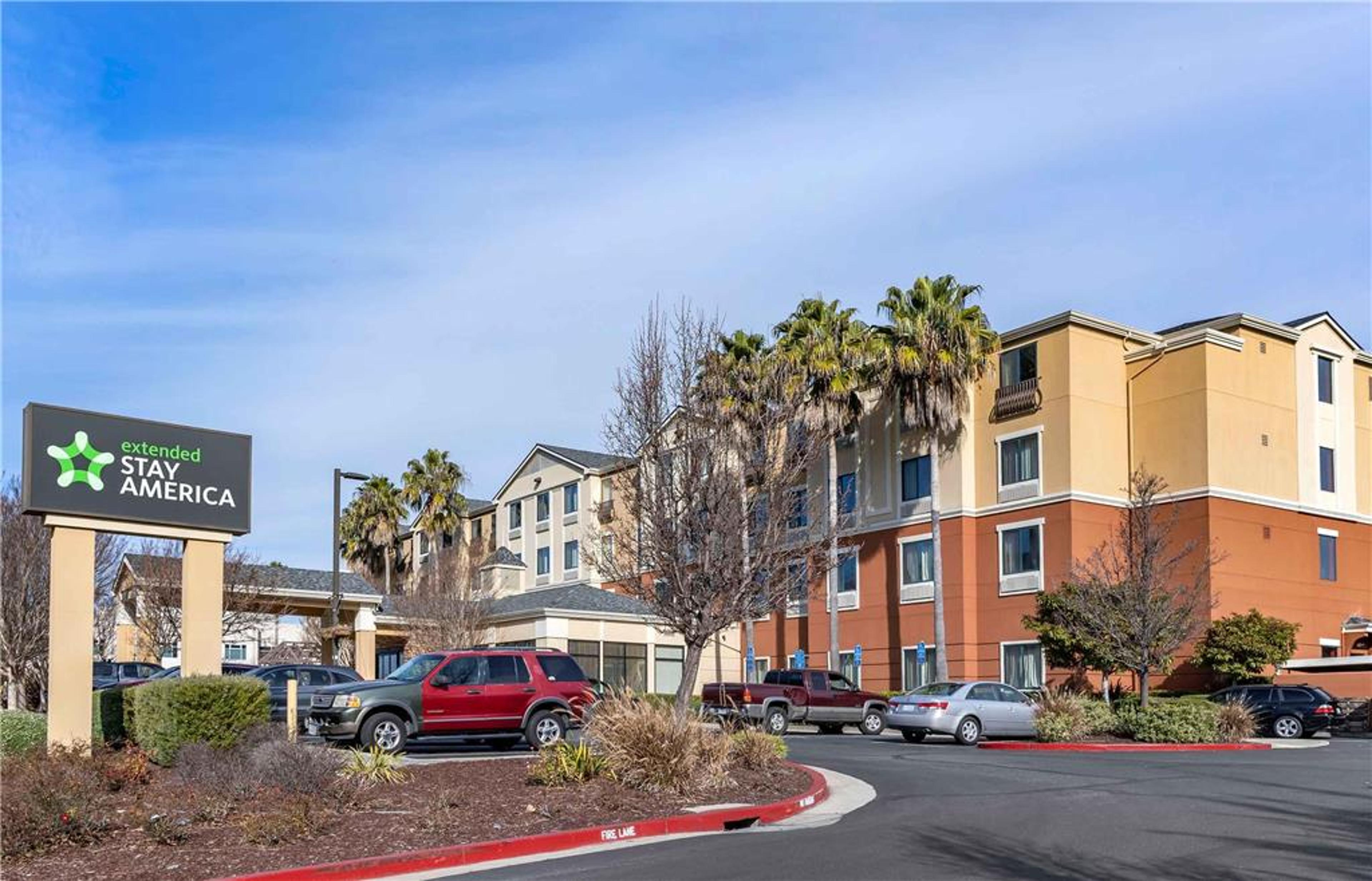 EXTENDED STAY AMERICA SUITES