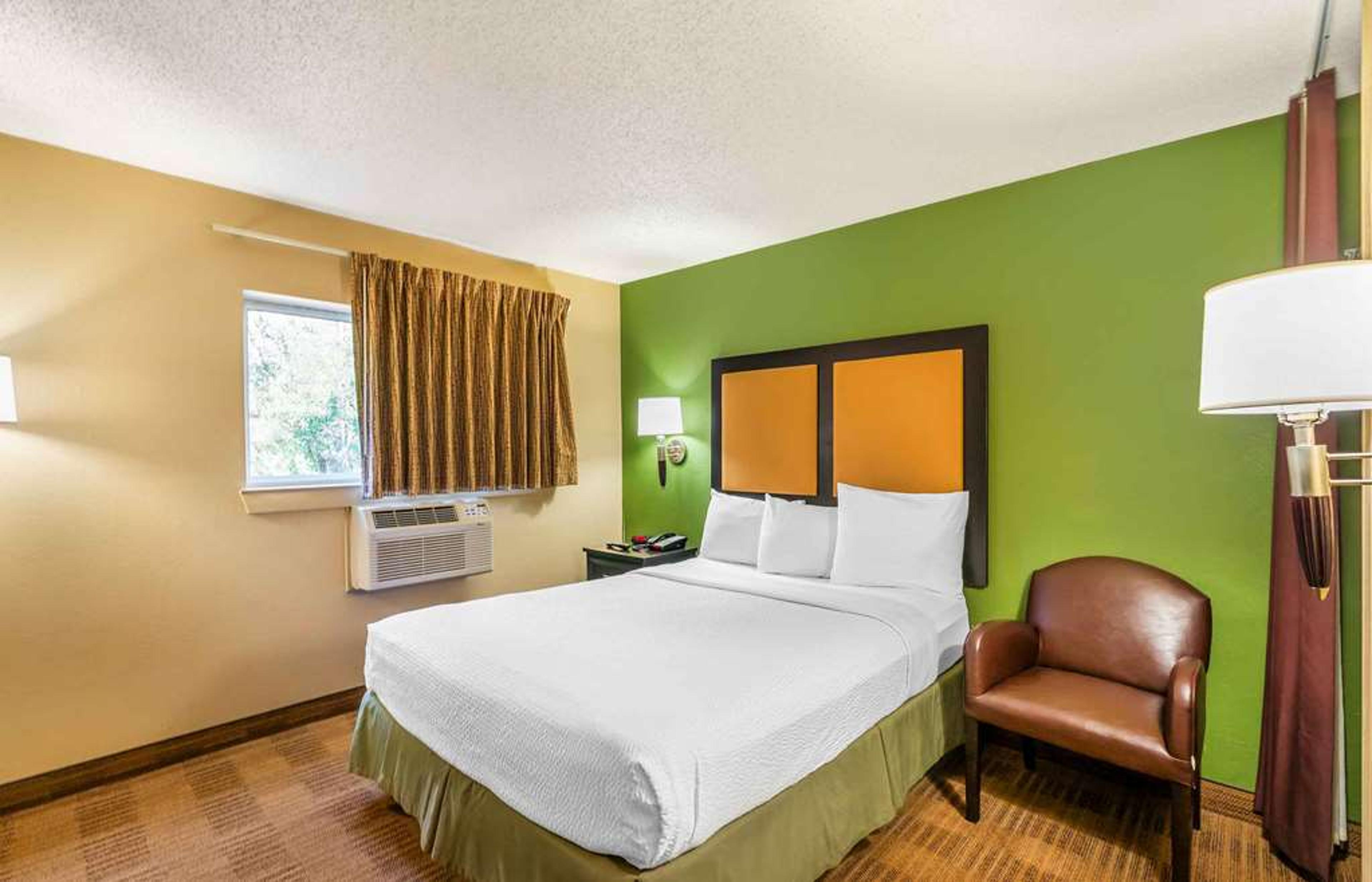 EXTENDED STAY AMERICA SELECT