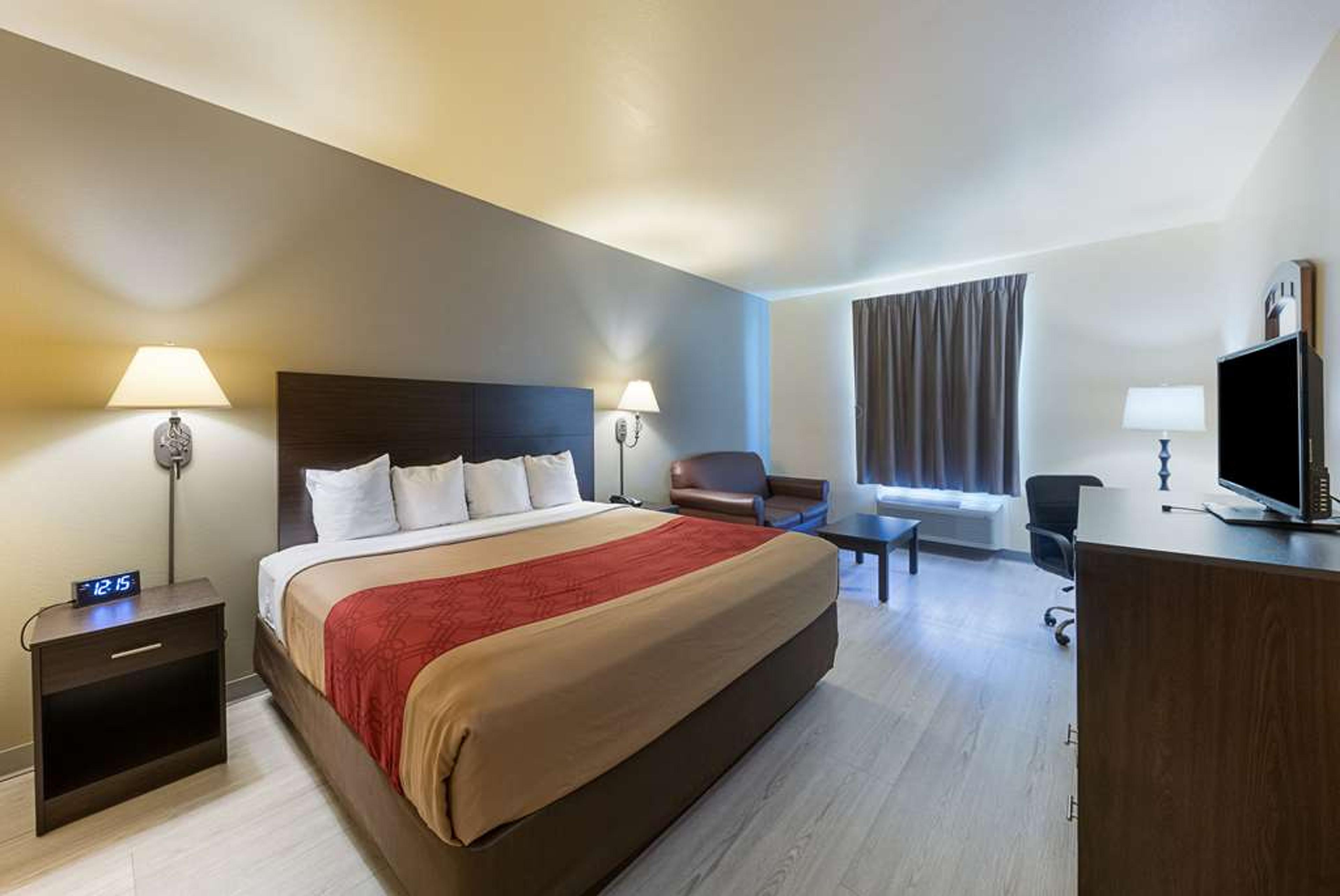 ECONO LODGE INN AND SUITES BRIDGEPO